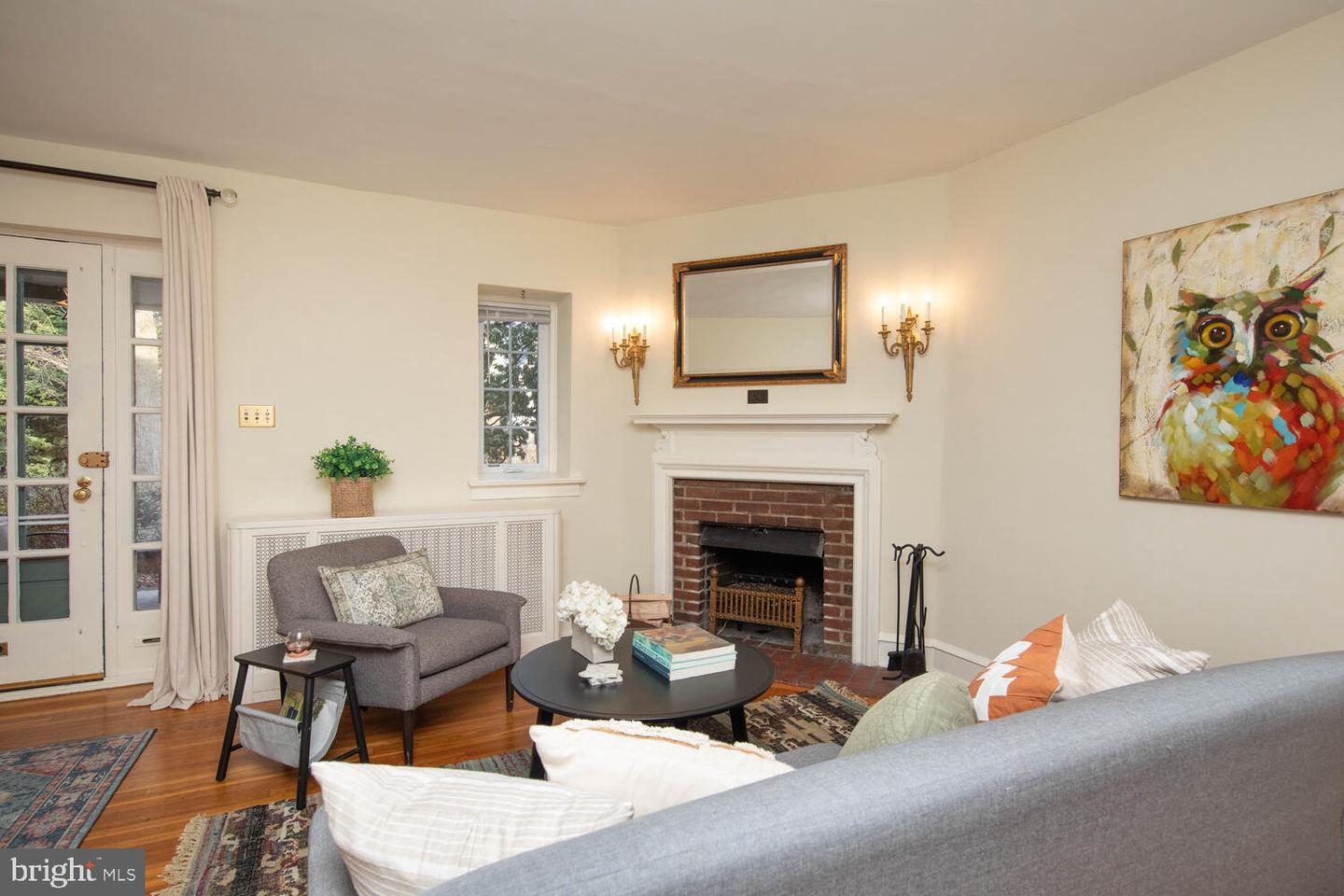 216 W Durand St
