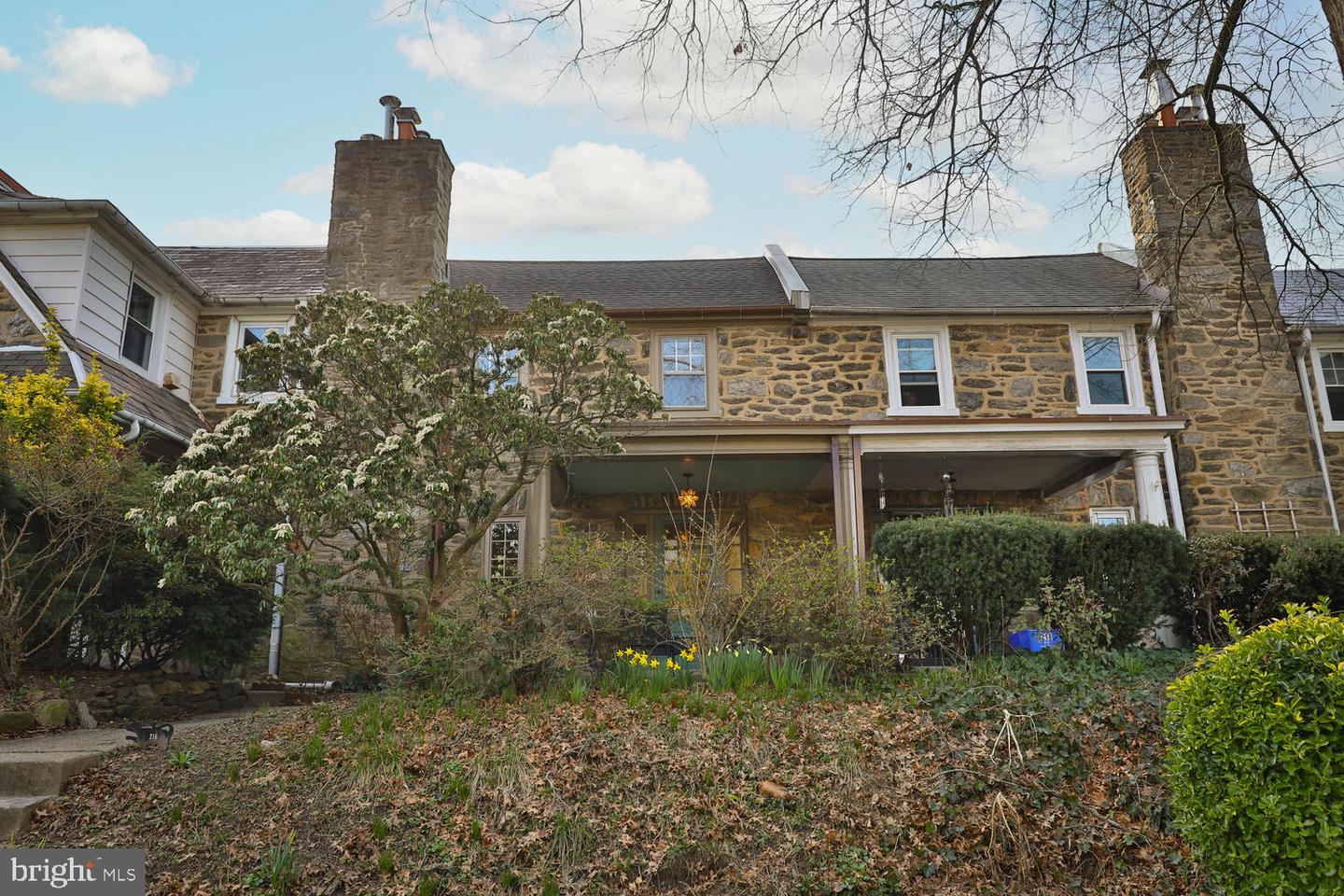 216 W Durand St
