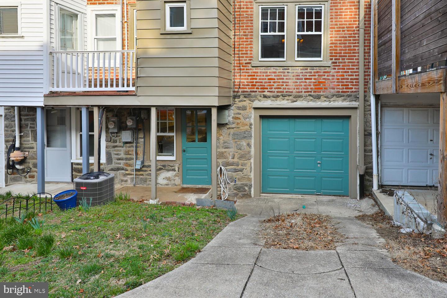216 W Durand St