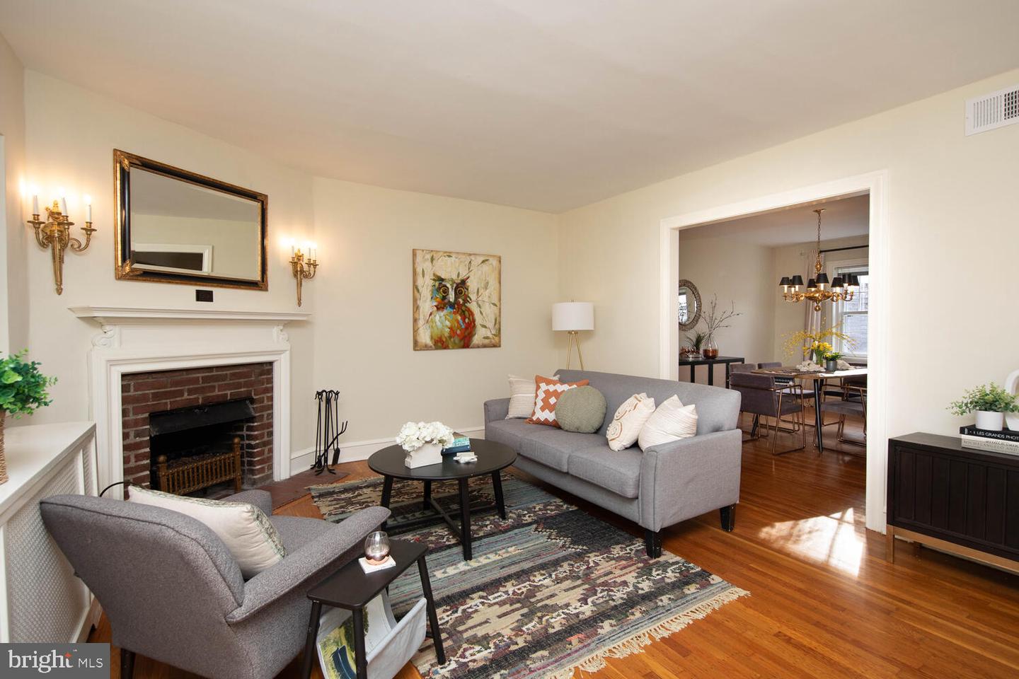 216 W Durand St