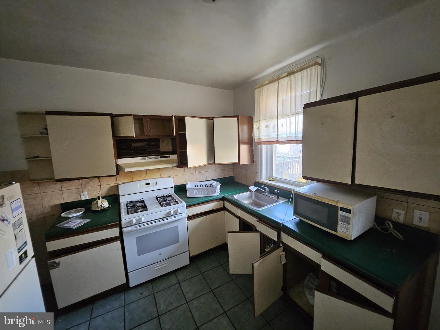1429 W Olney Ave