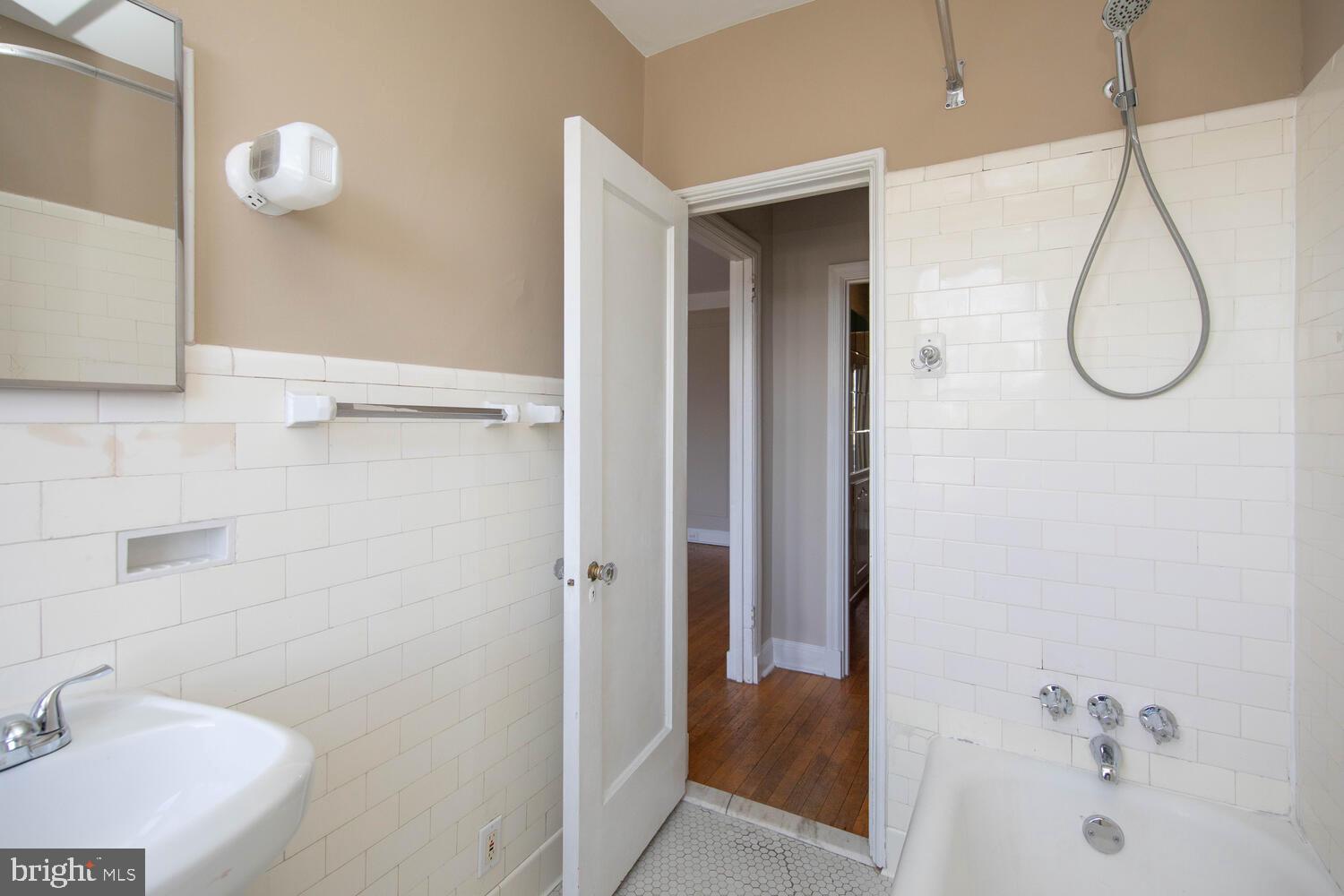 400-14 W Hortter St #702