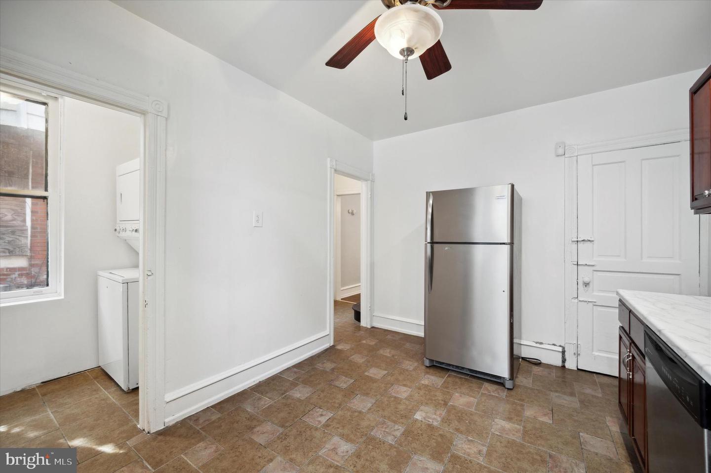 737 S 55th St