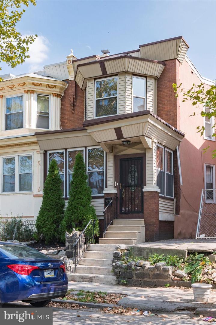 737 S 55th St