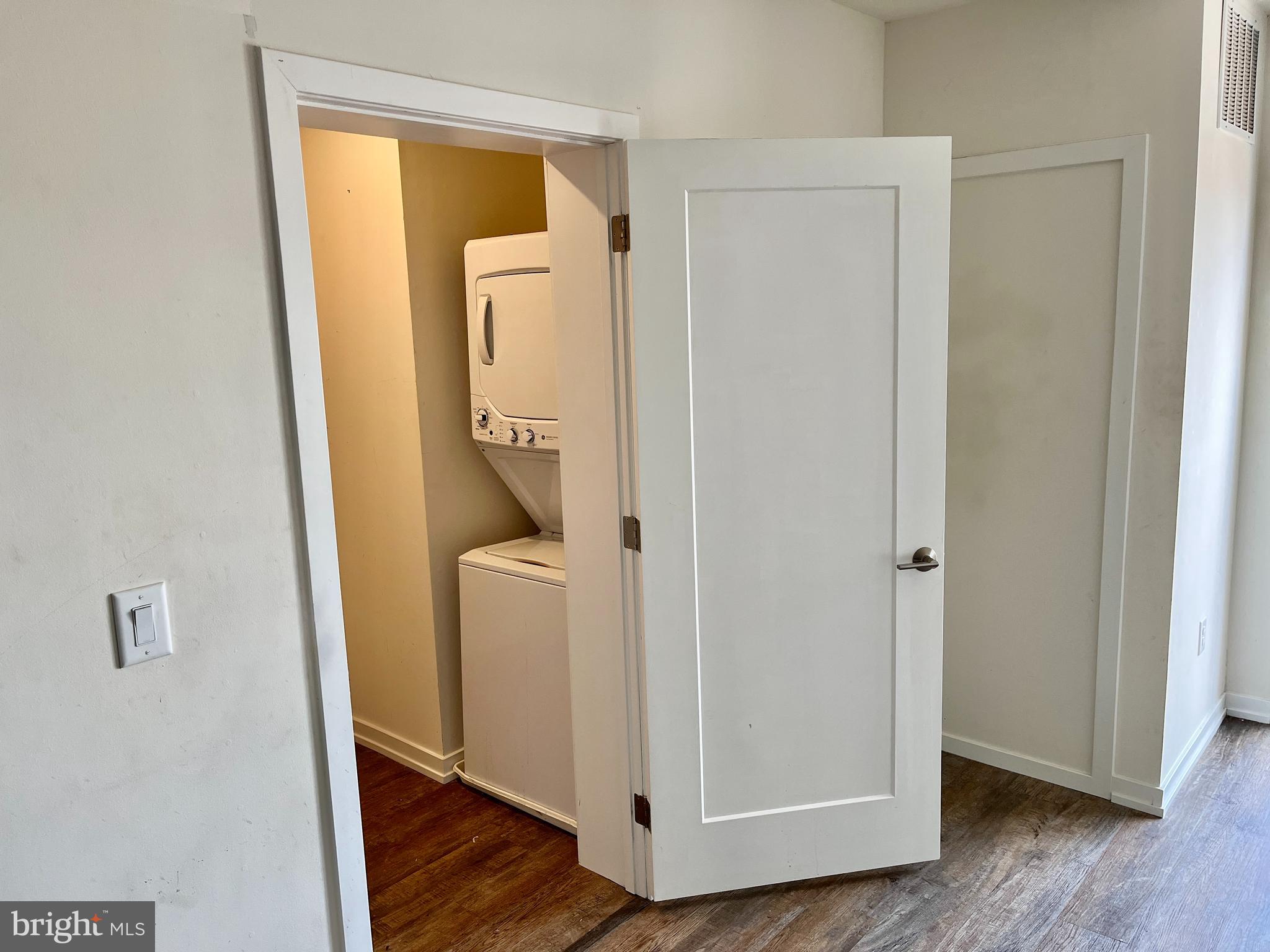 2077 Ridge Ave #1411