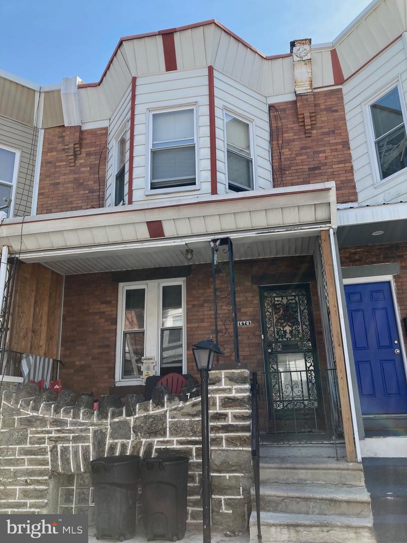 576 E Herman St