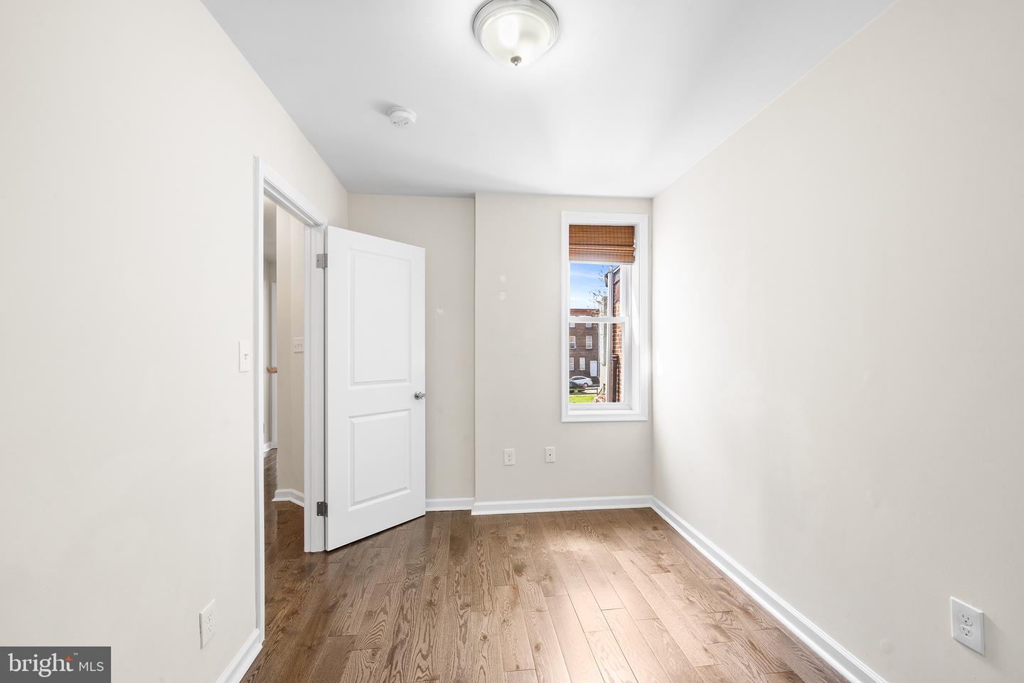 2418 W Seybert St