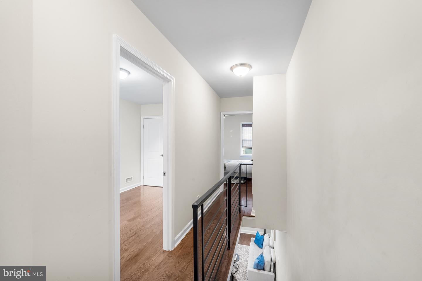 2418 W Seybert St