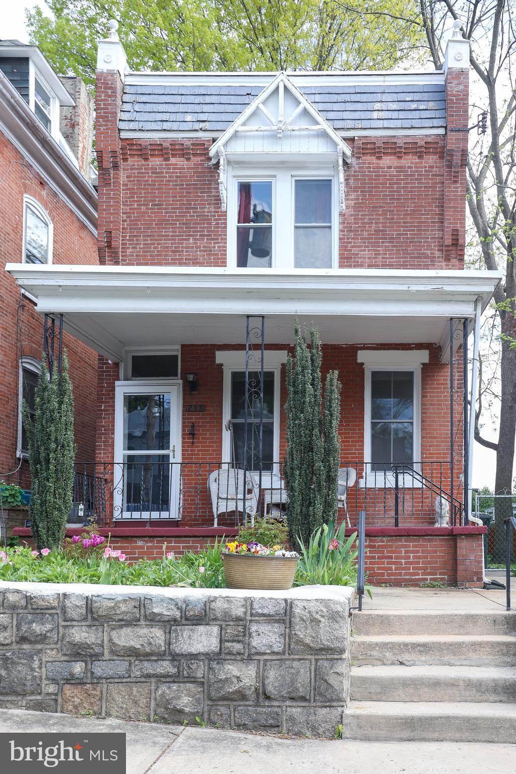 238 W Mount Pleasant Ave