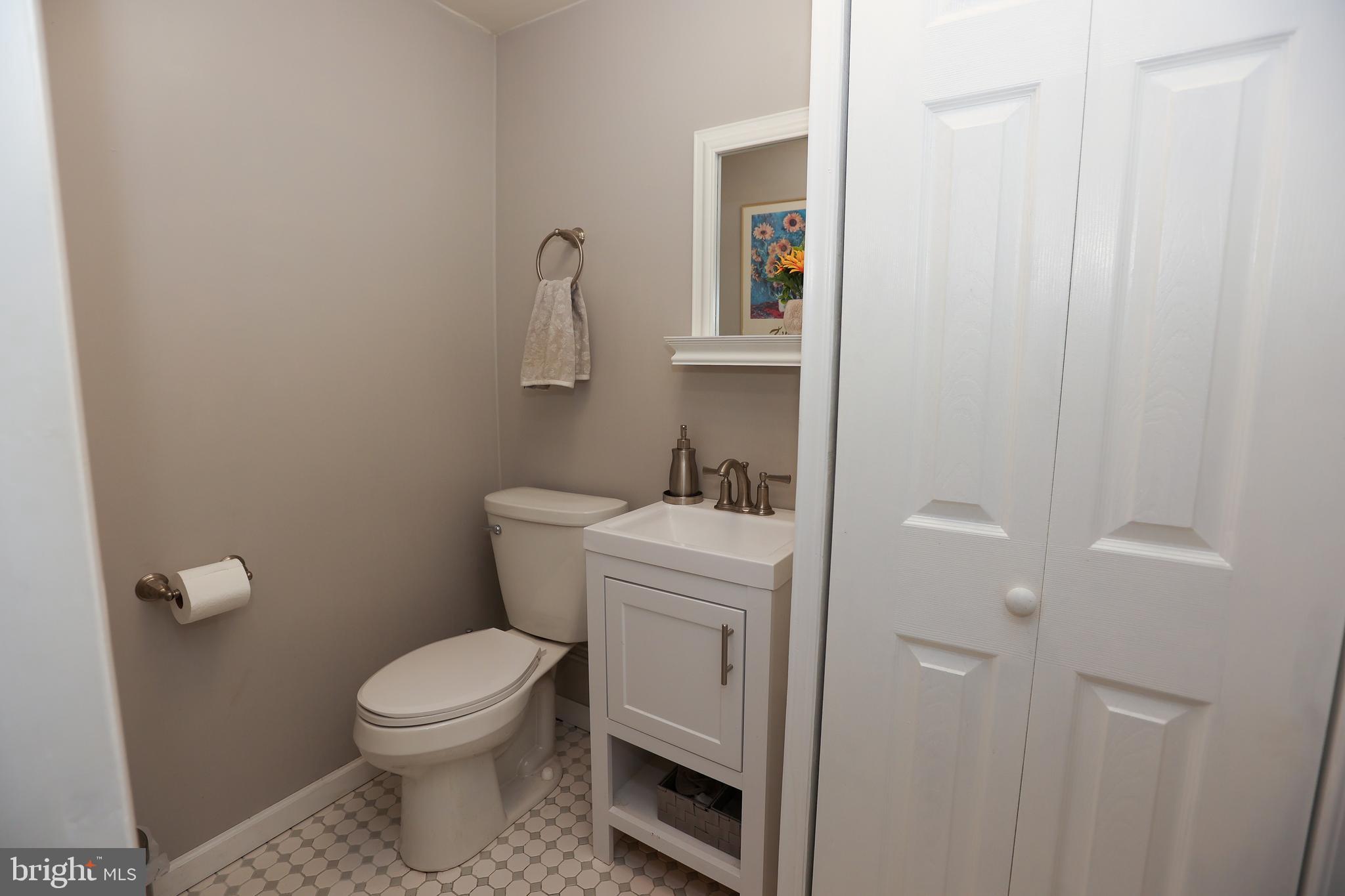 238 W Mount Pleasant Ave