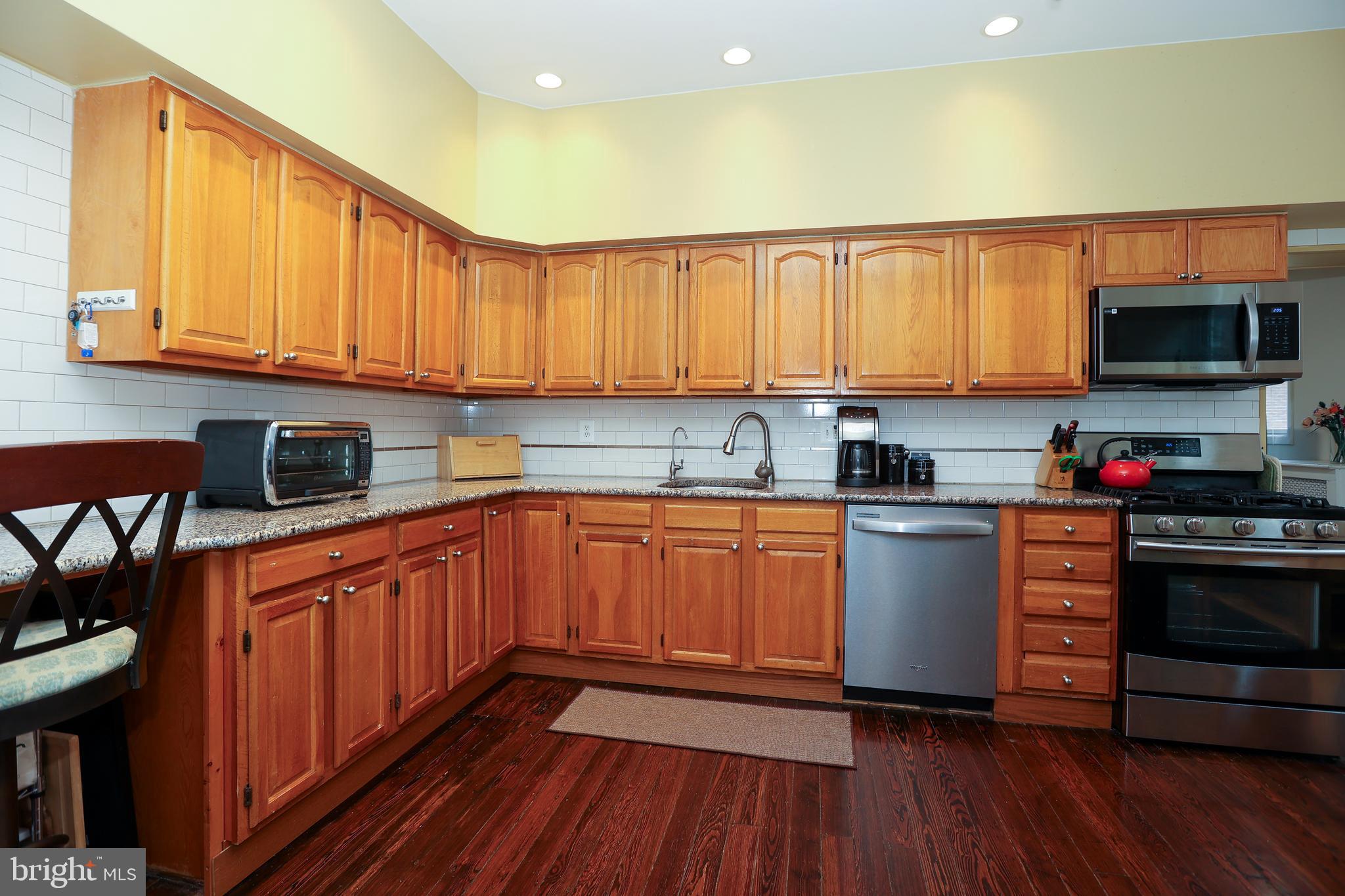 238 W Mount Pleasant Ave