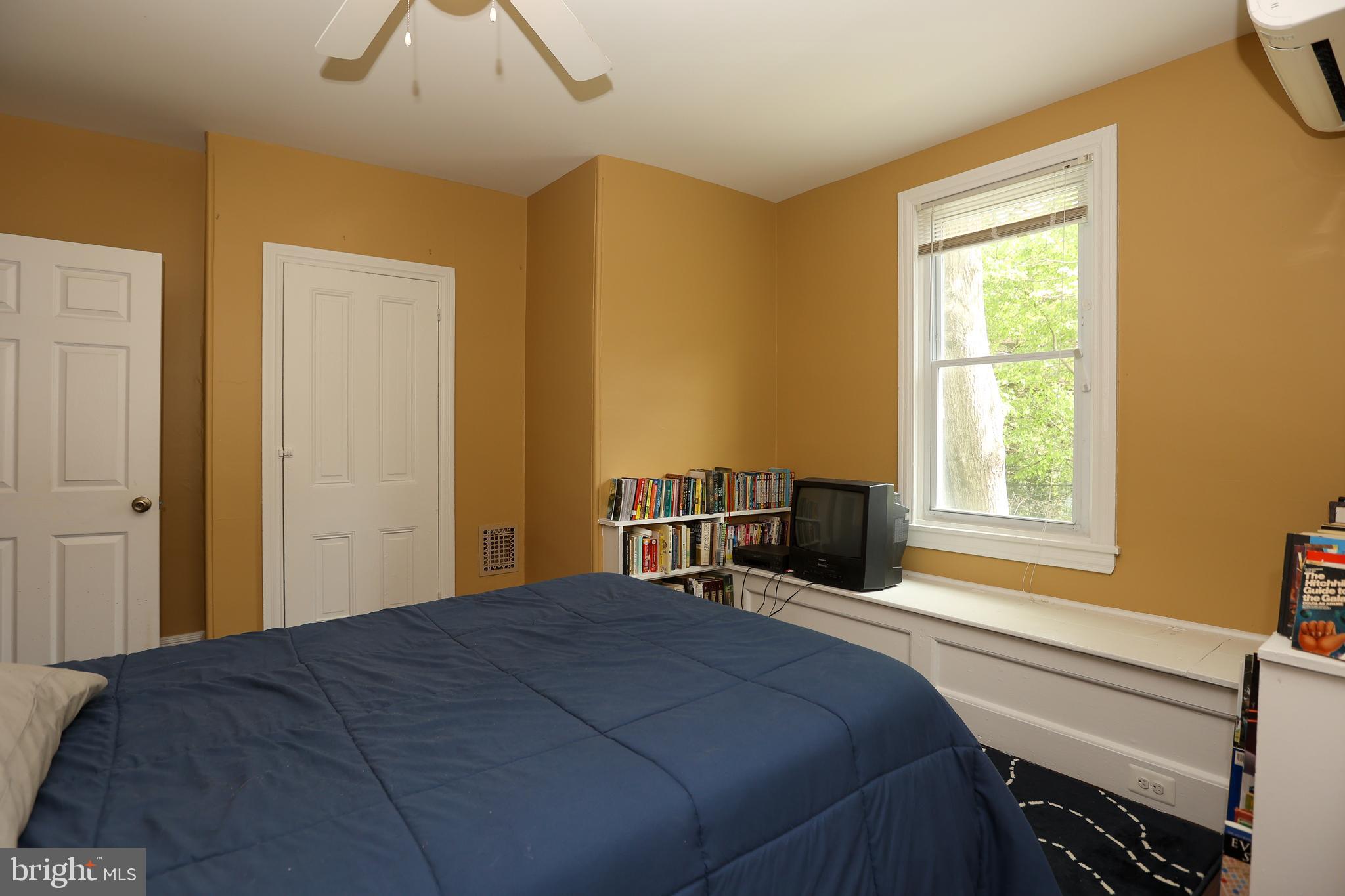 238 W Mount Pleasant Ave