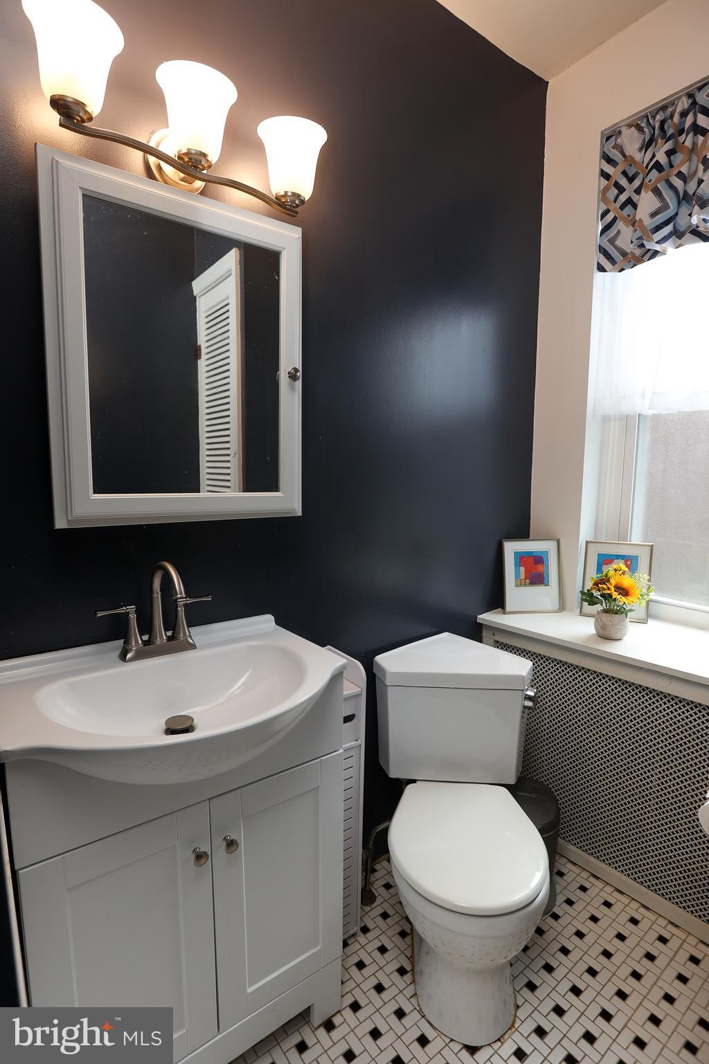 238 W Mount Pleasant Ave