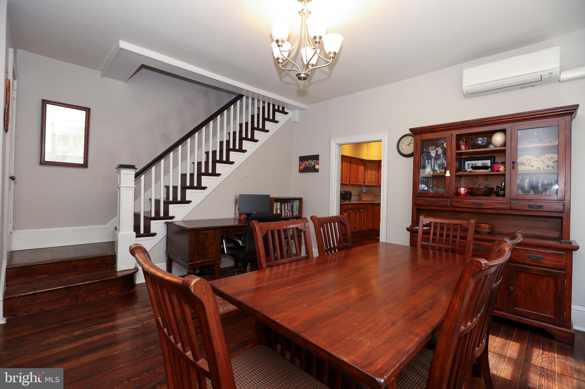 238 W Mount Pleasant Ave