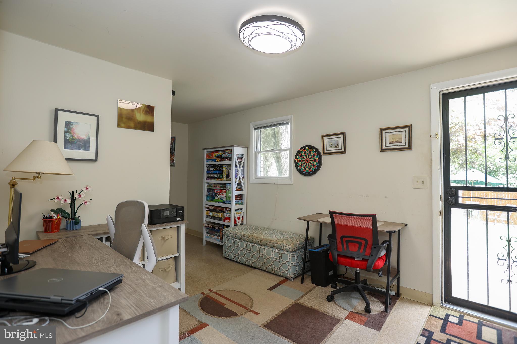 238 W Mount Pleasant Ave