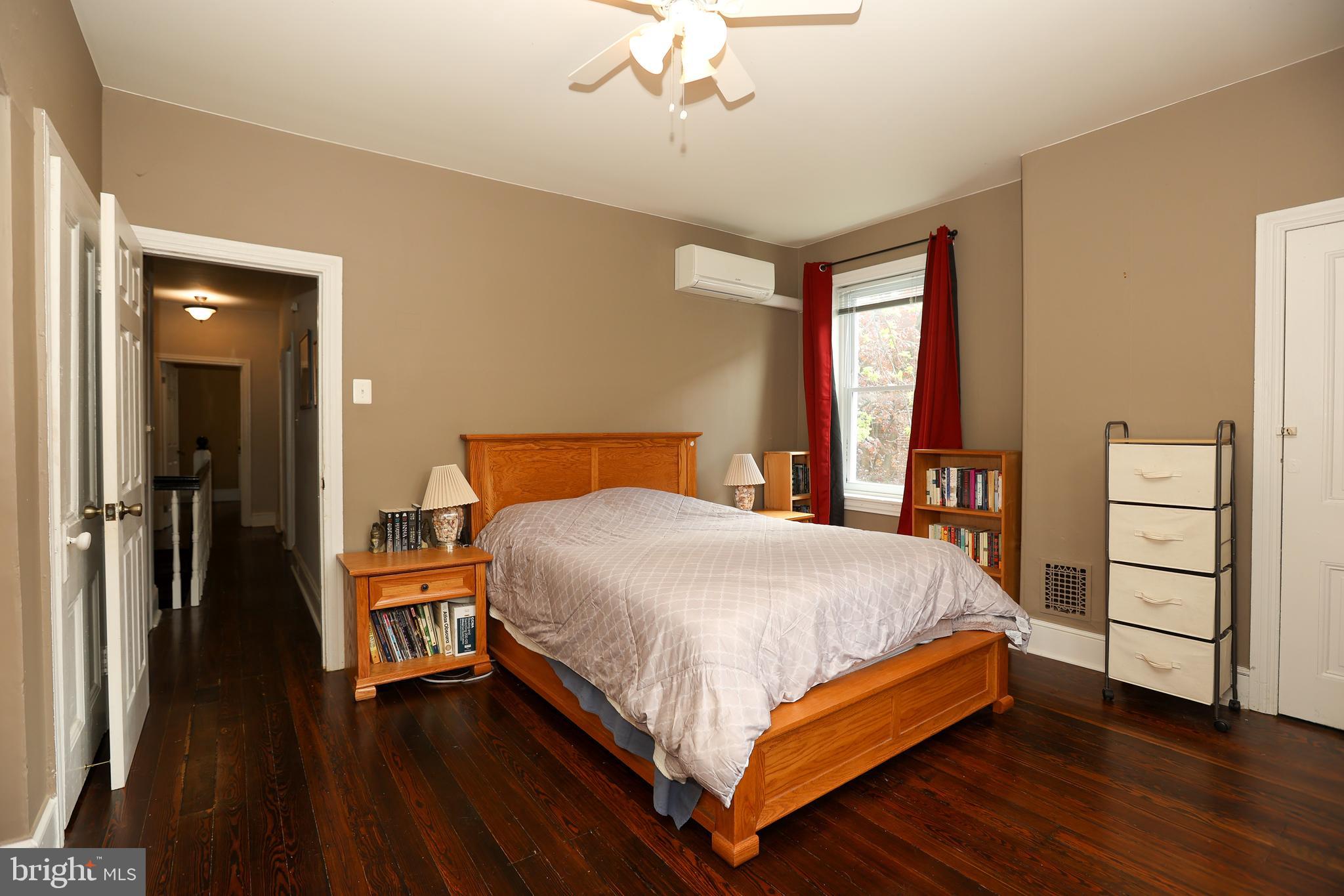 238 W Mount Pleasant Ave