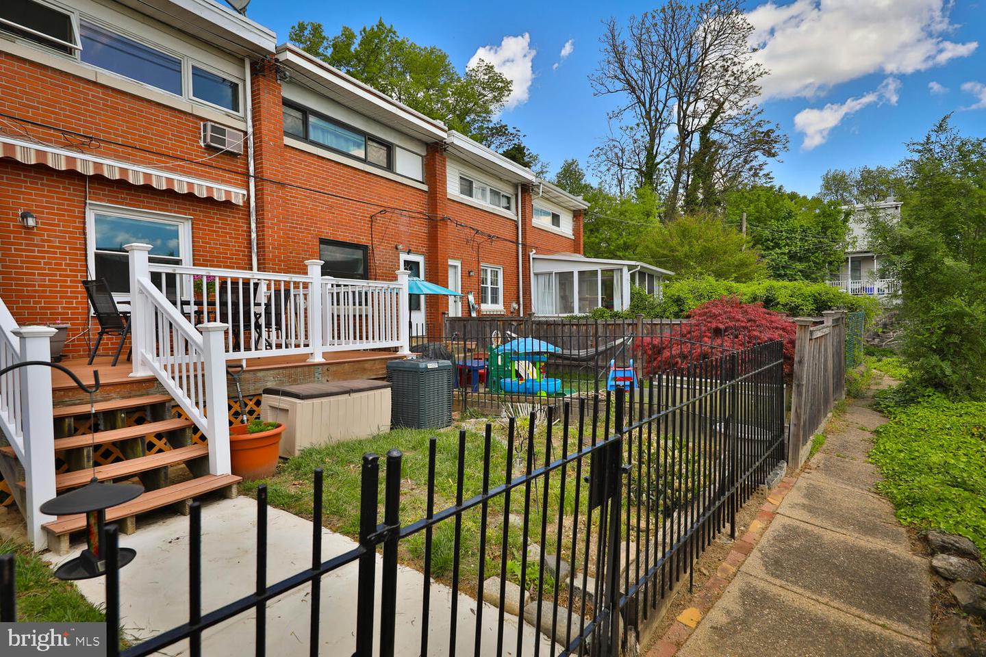 3606 Merrick Rd