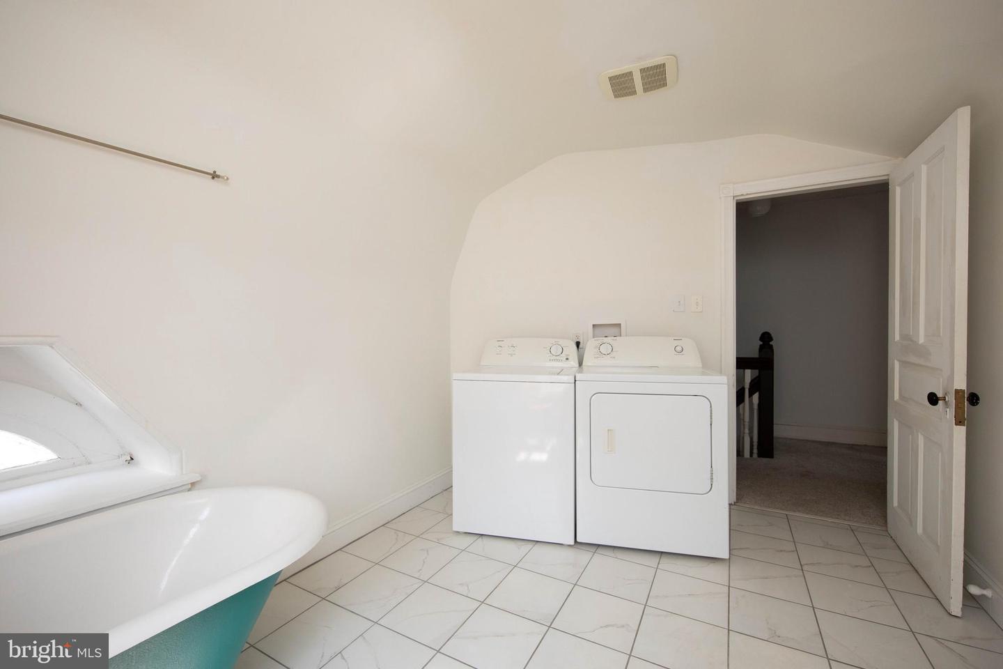 7109 Chew Ave