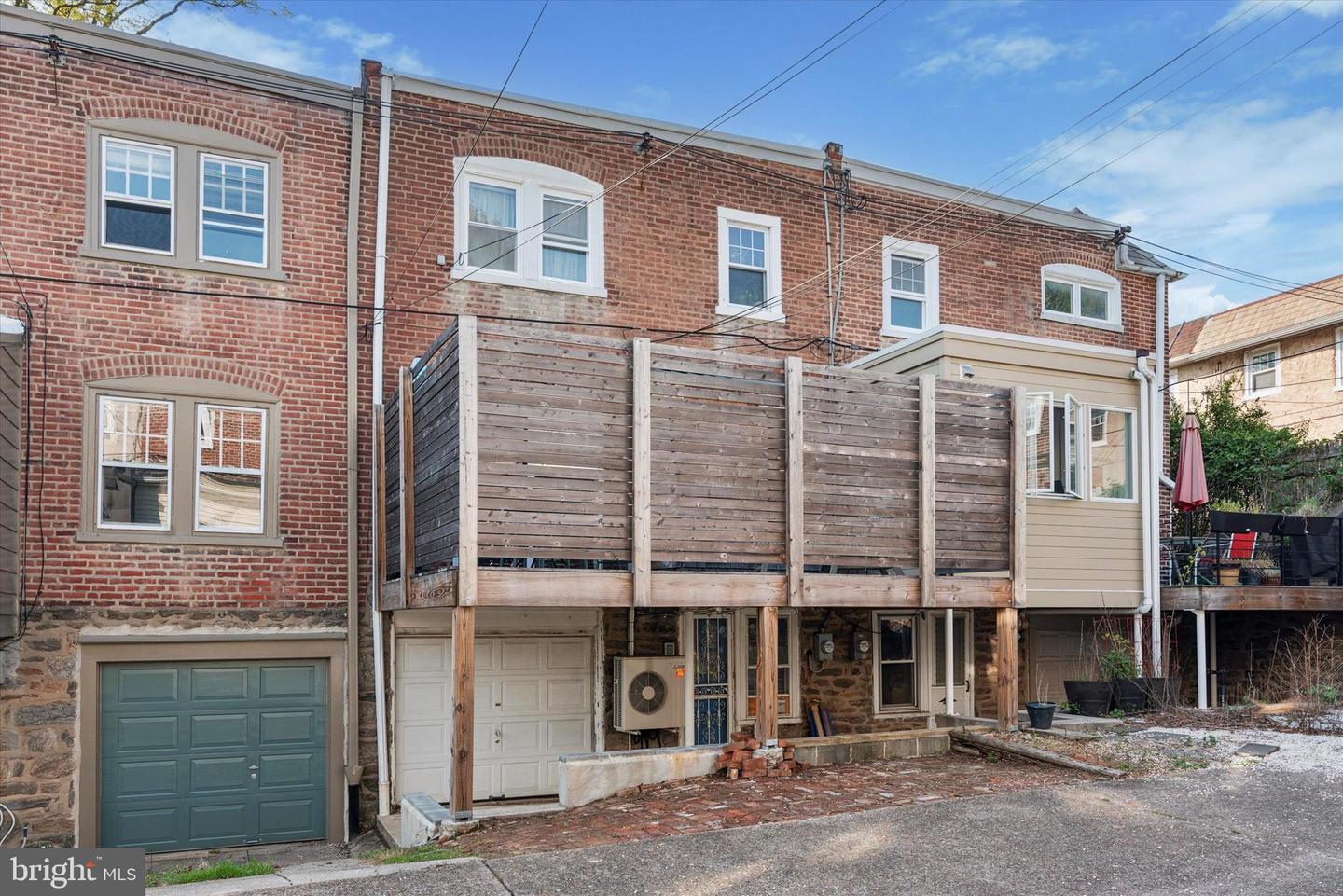 214 W Durand St