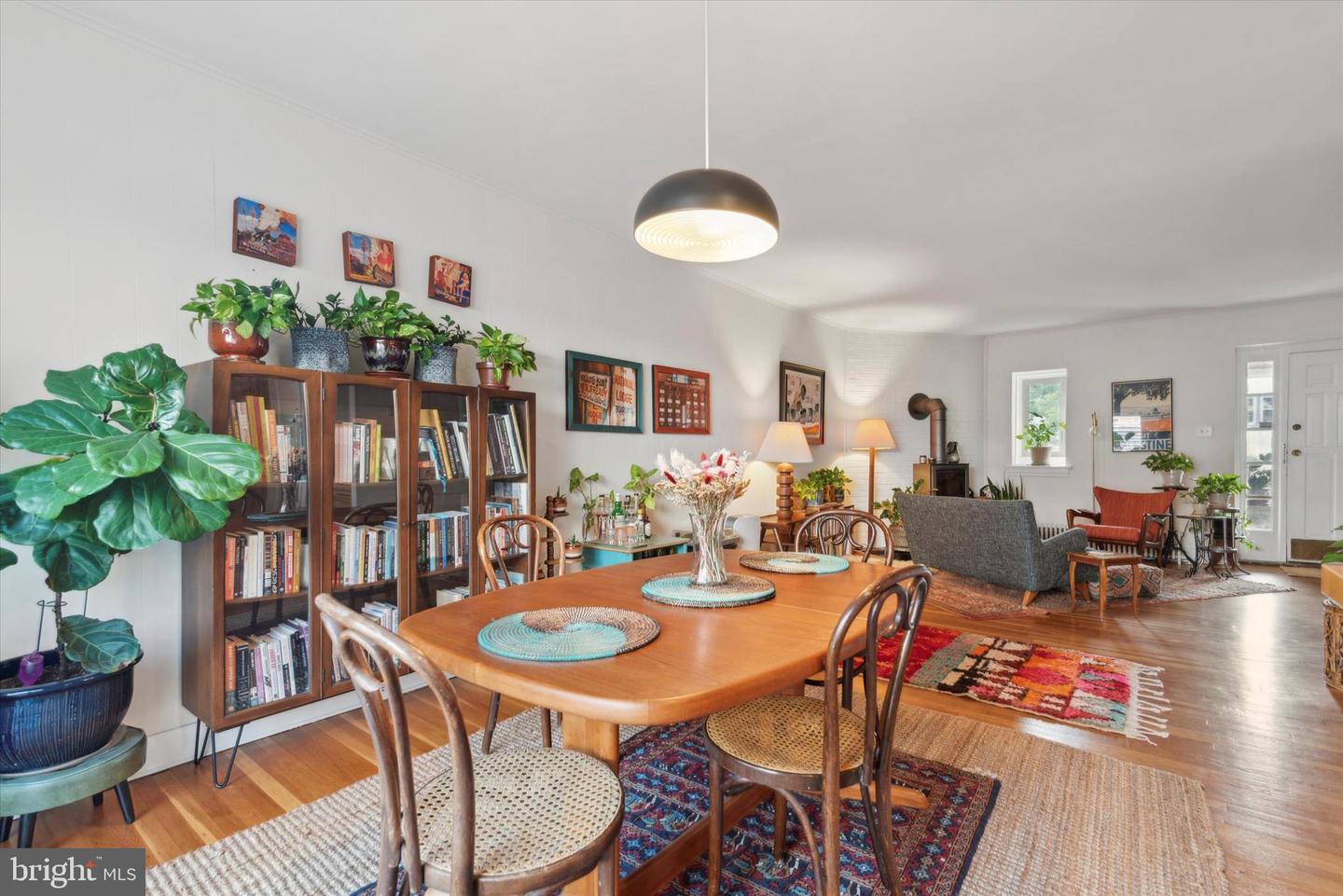 214 W Durand St