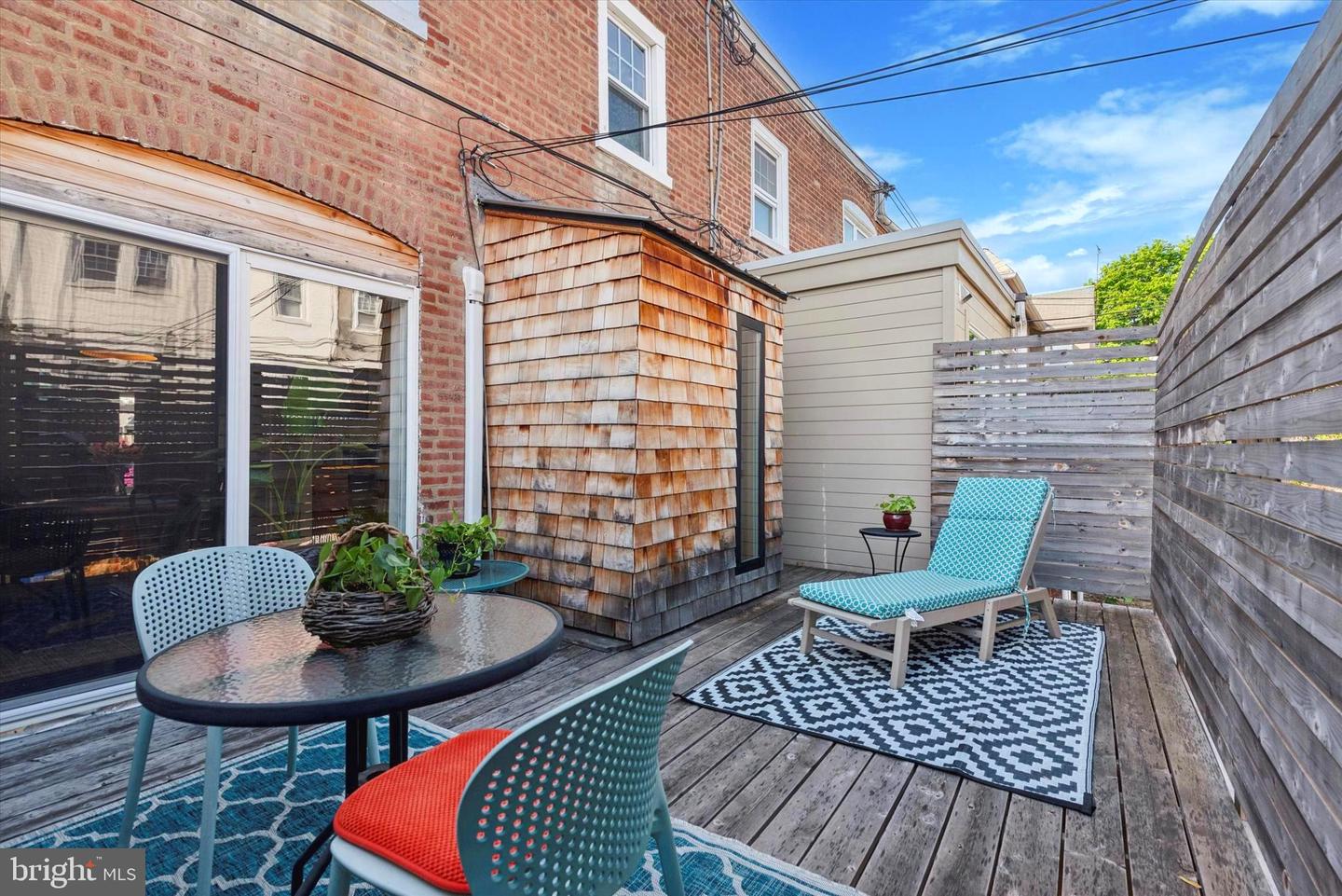 214 W Durand St