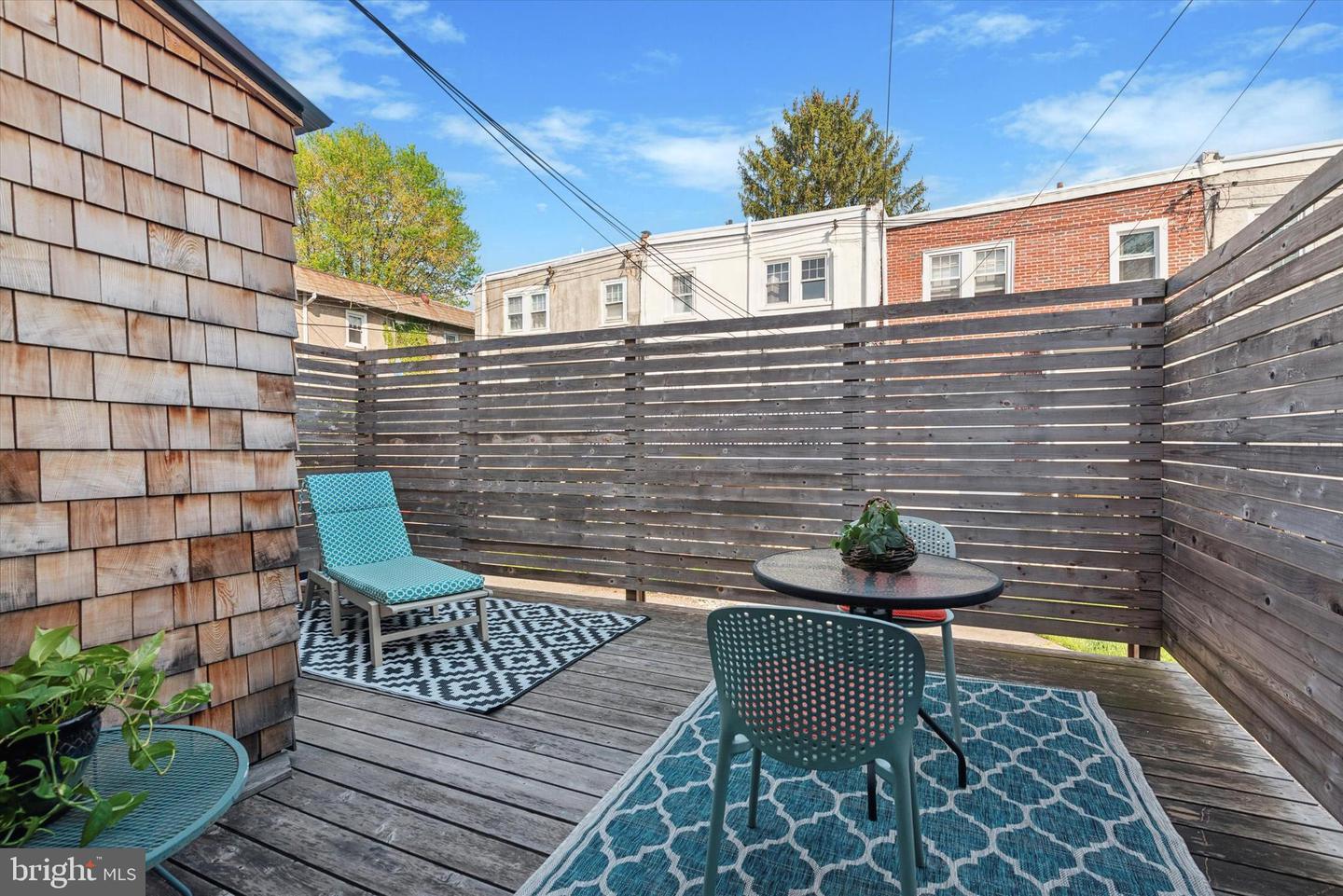 214 W Durand St
