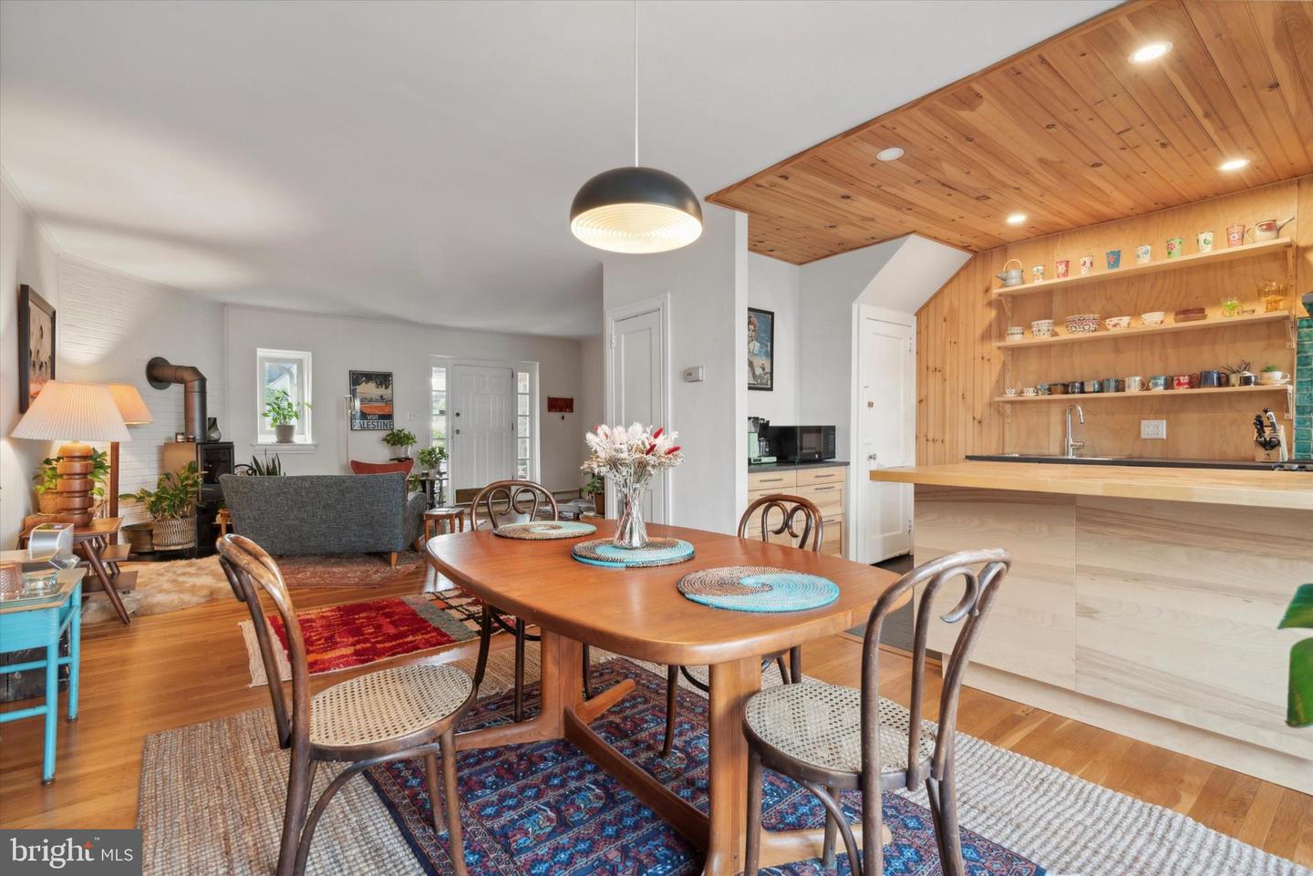214 W Durand St