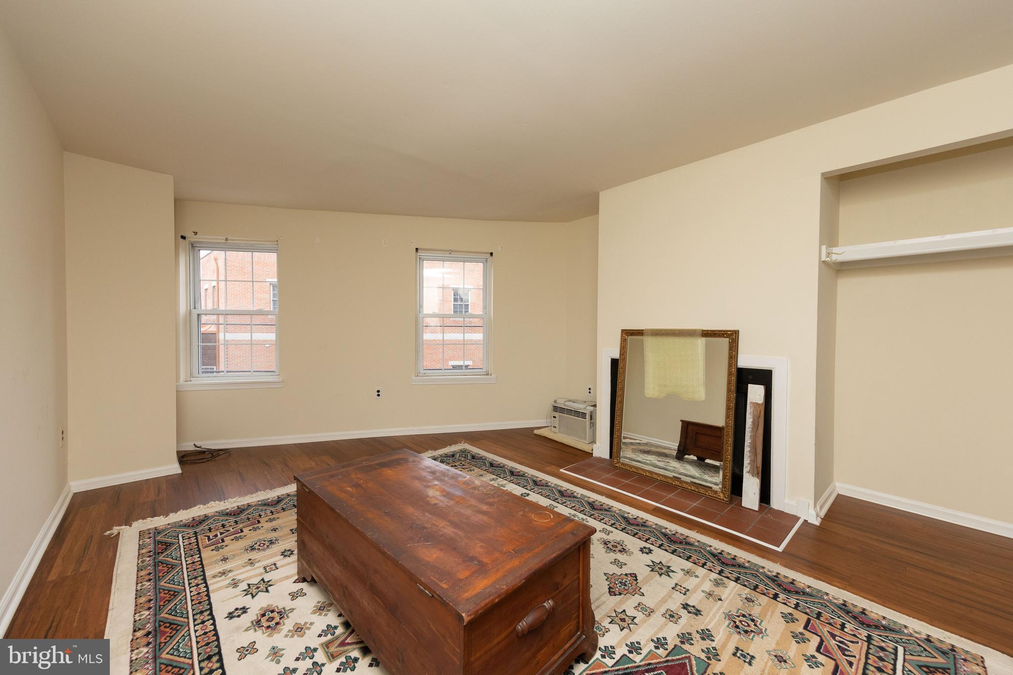 805 E PASSYUNK AVE