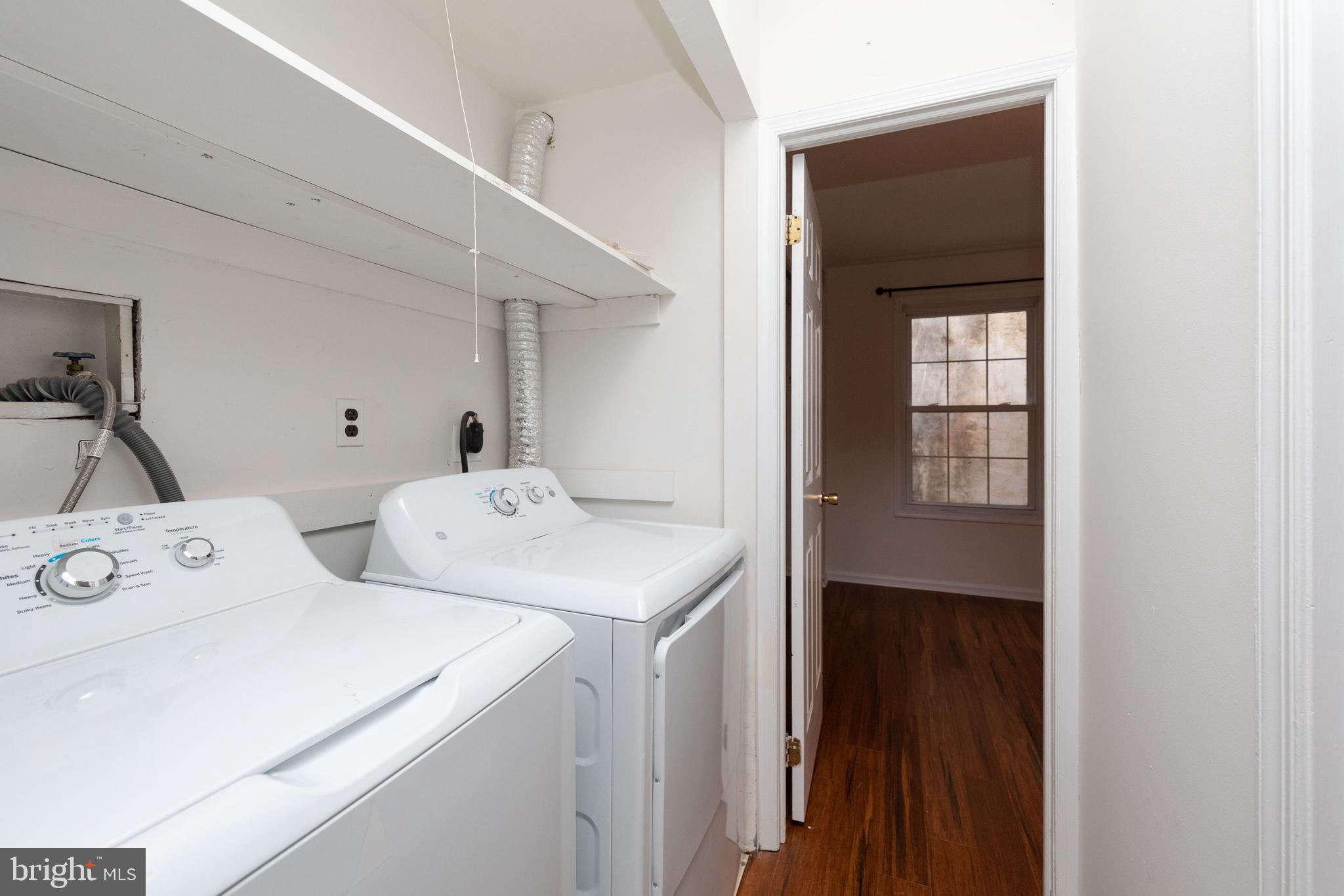 805 E PASSYUNK AVE