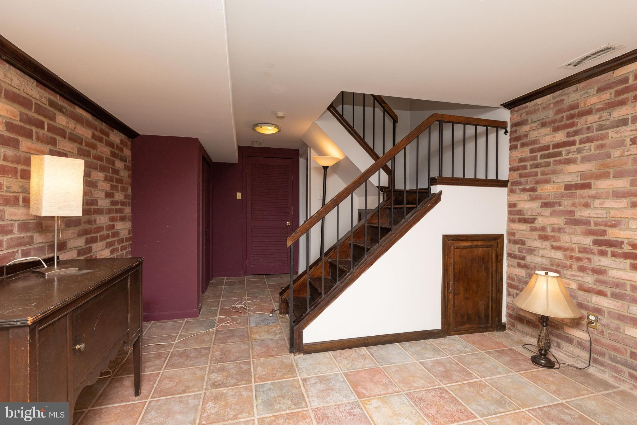 805 E PASSYUNK AVE