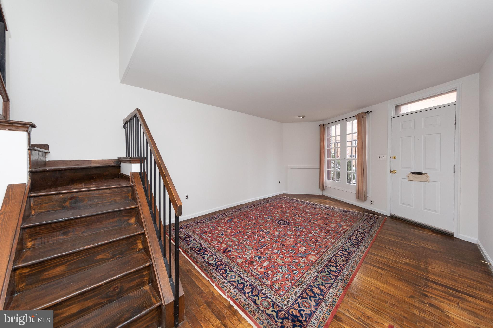 805 E PASSYUNK AVE