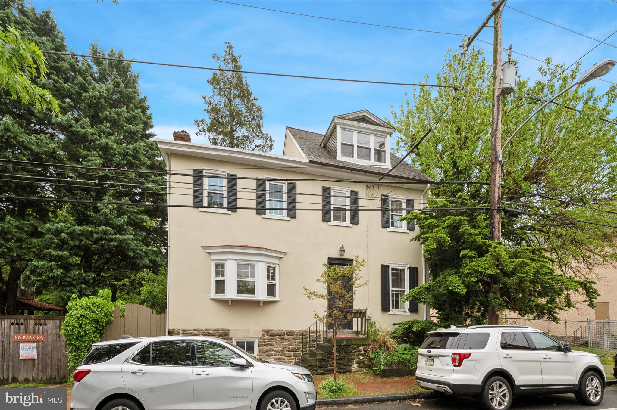 124 W Rittenhouse St