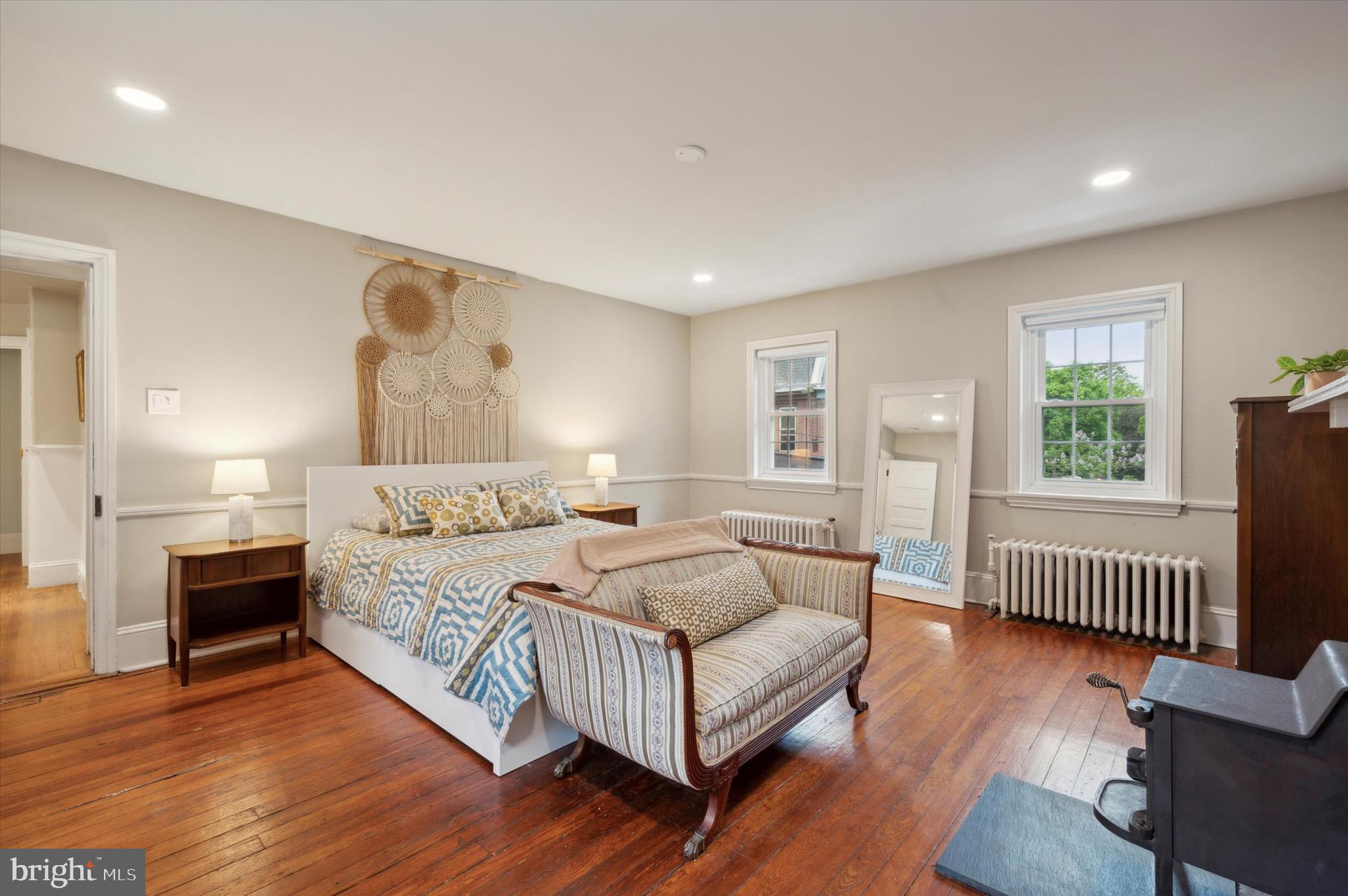 124 W Rittenhouse St