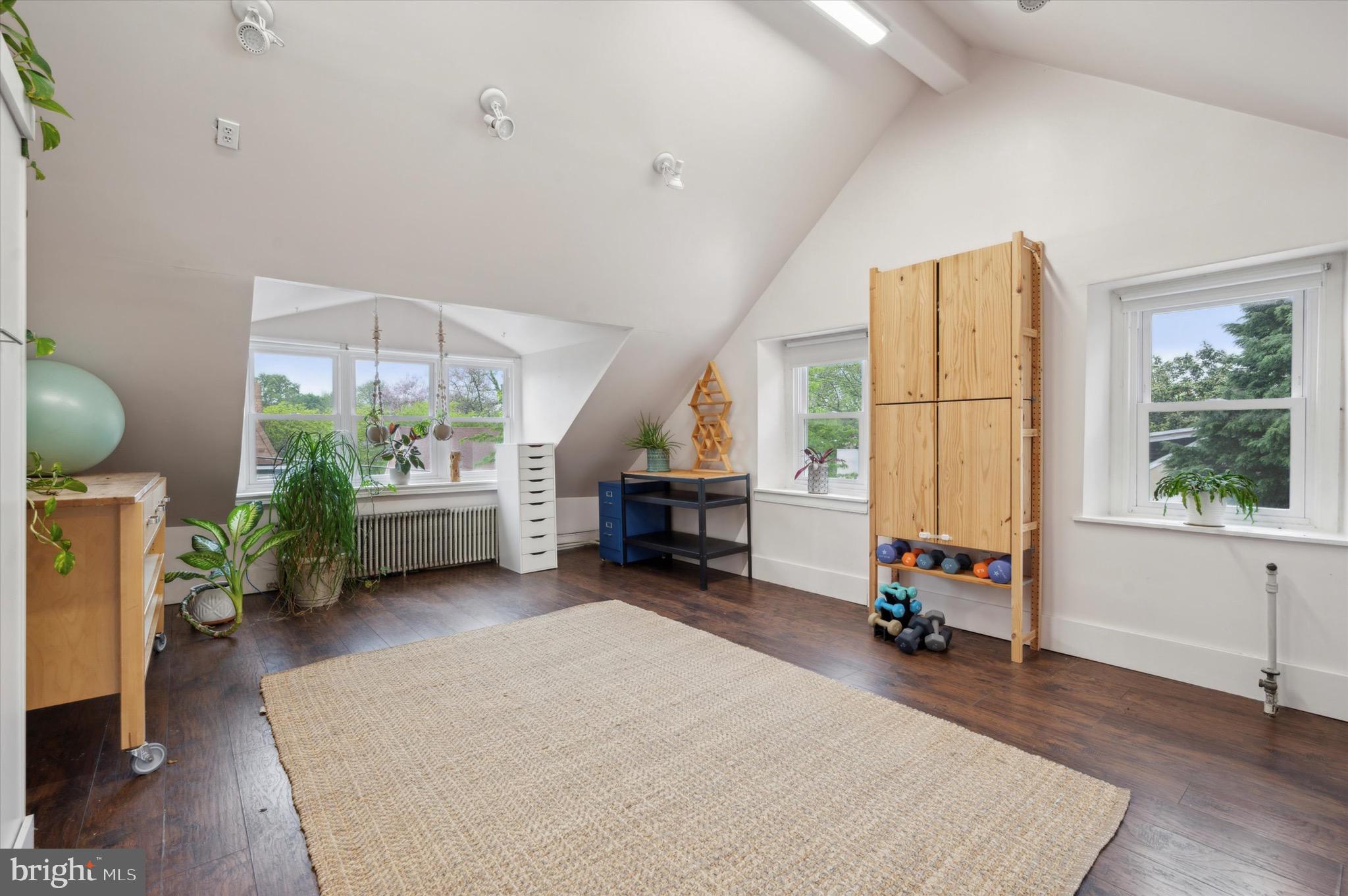 124 W Rittenhouse St