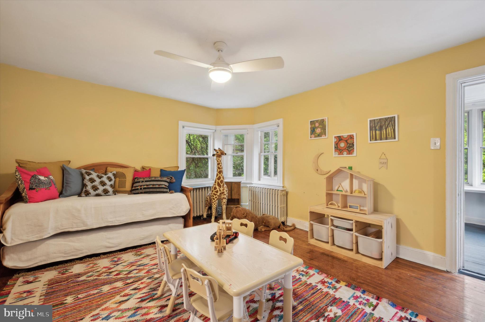 124 W Rittenhouse St