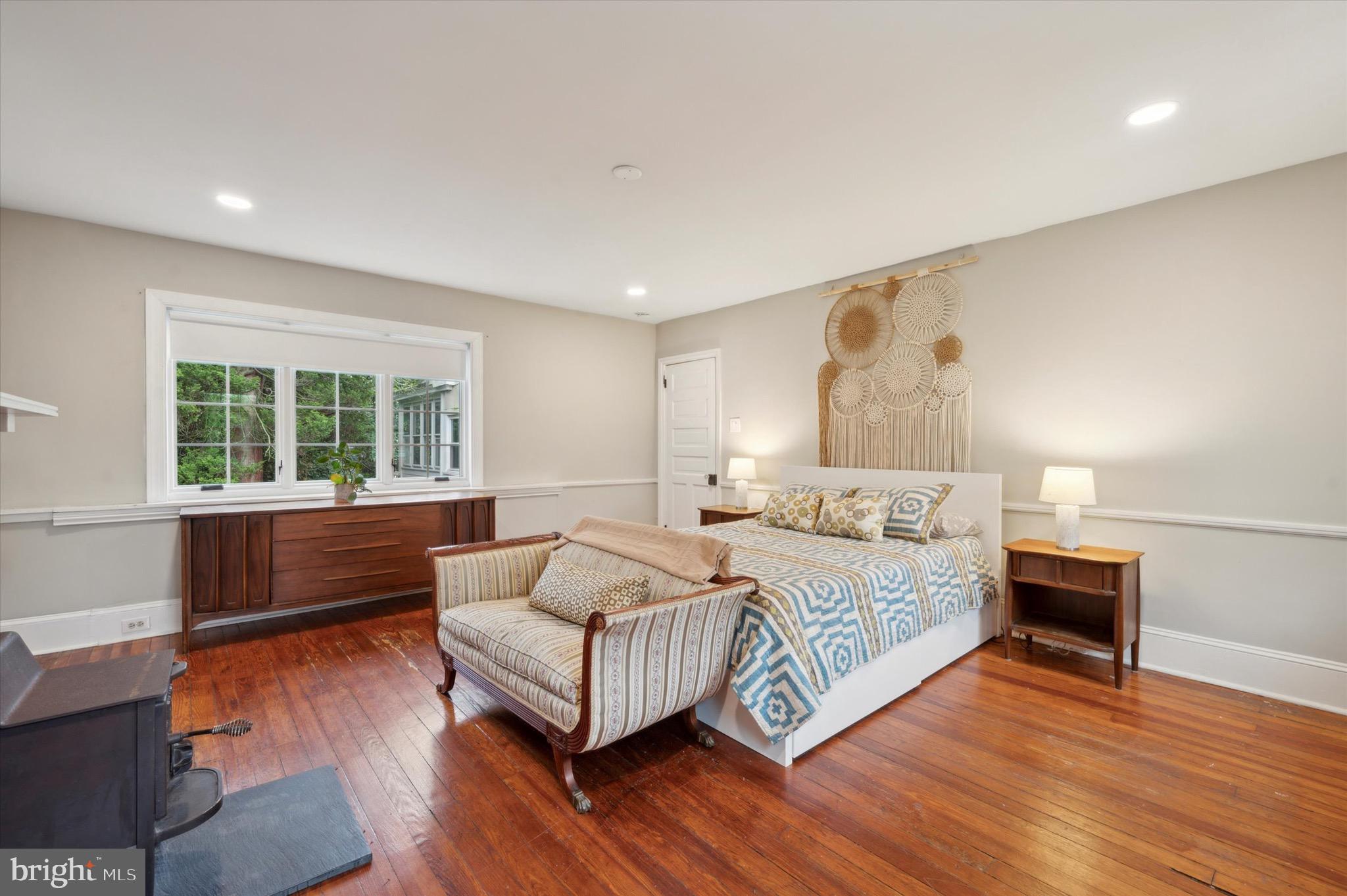 124 W Rittenhouse St