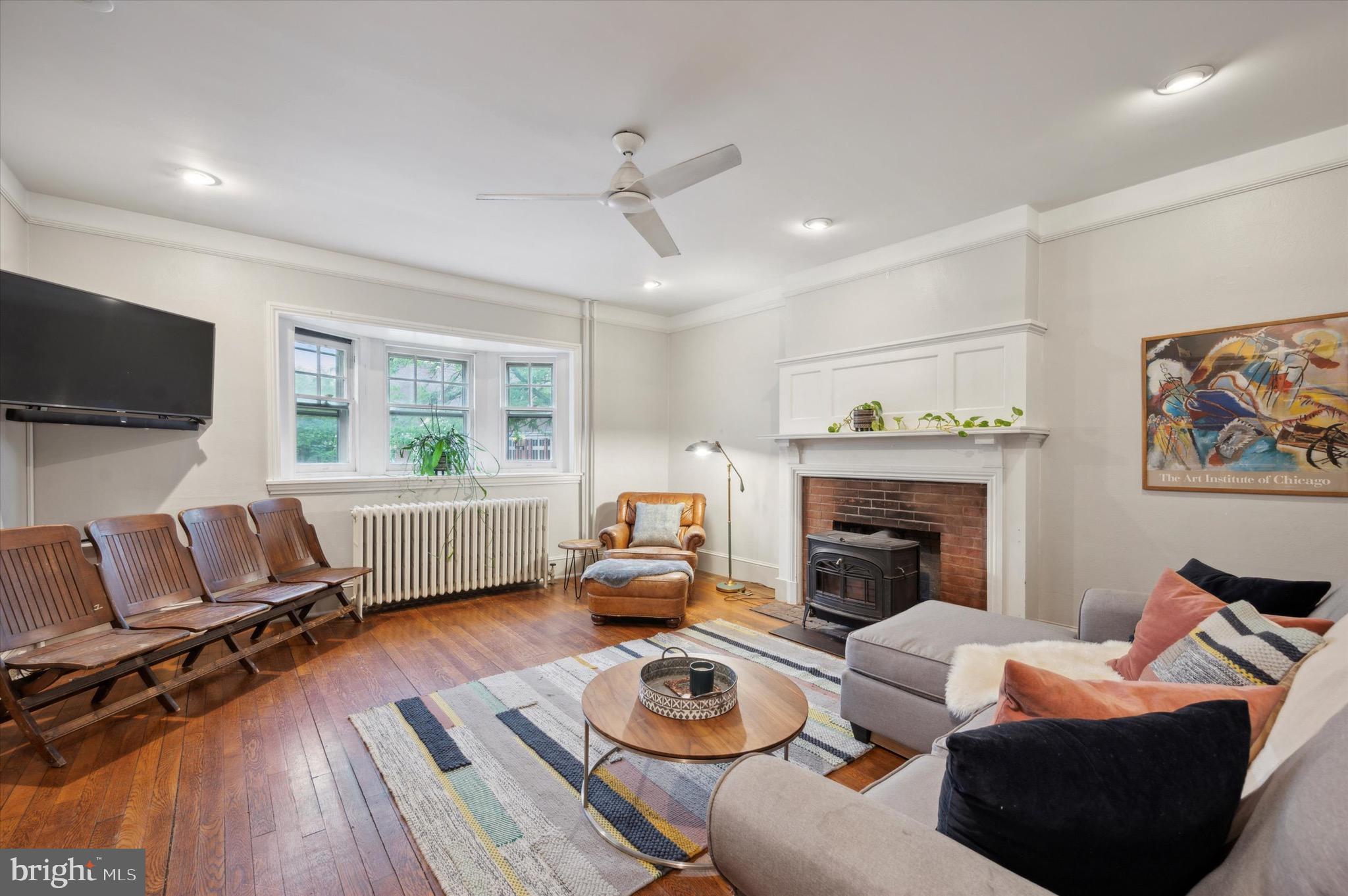 124 W Rittenhouse St