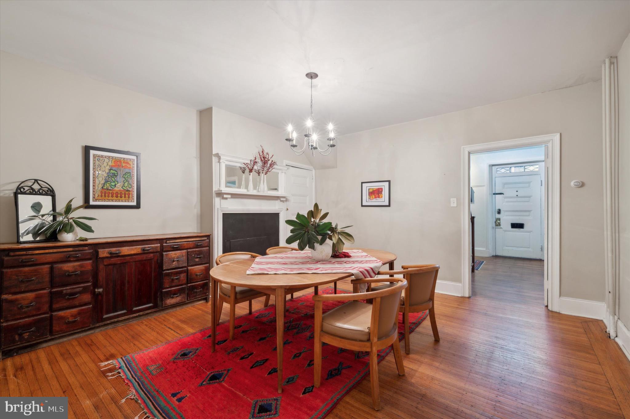 124 W Rittenhouse St