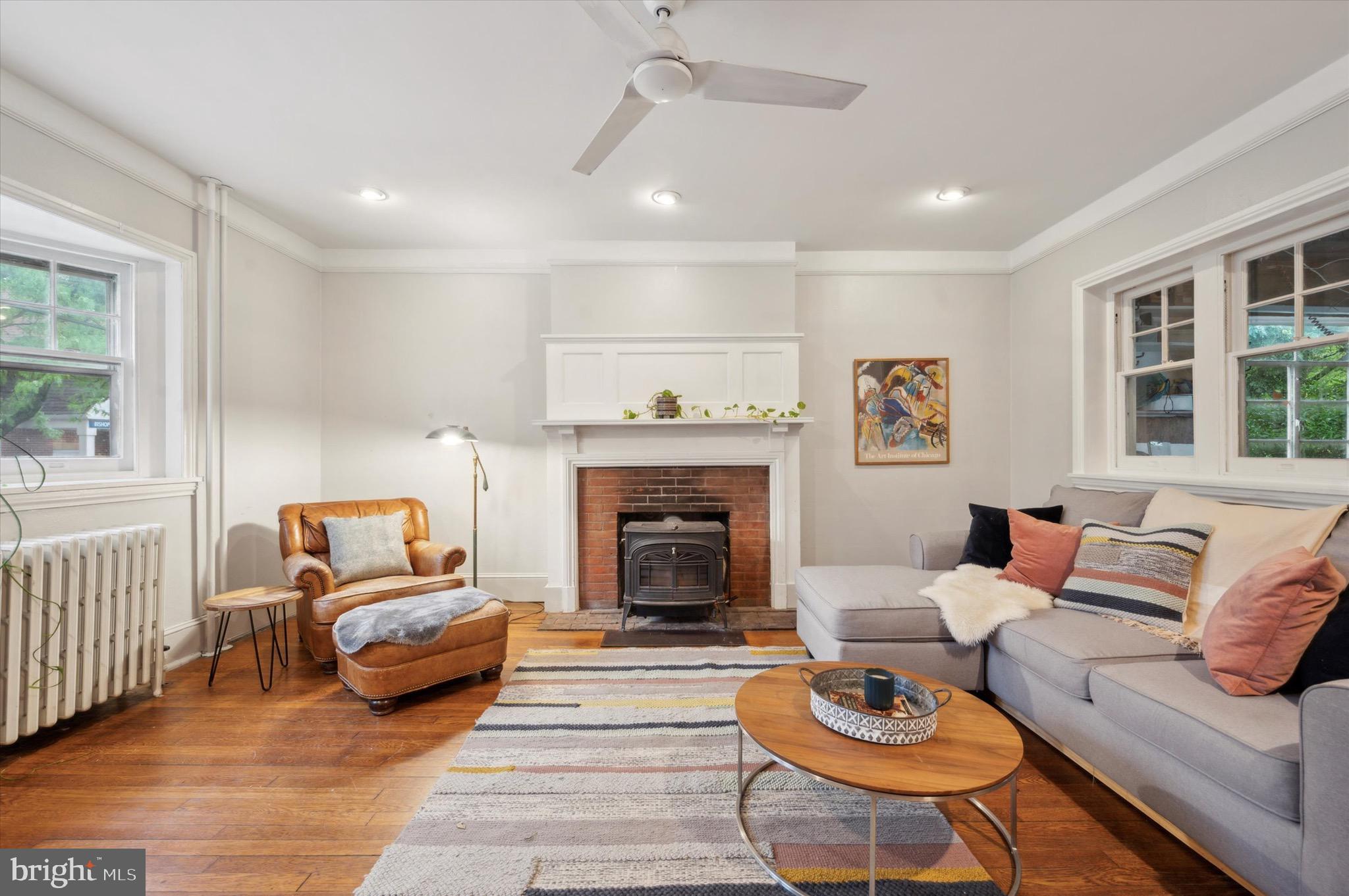 124 W Rittenhouse St