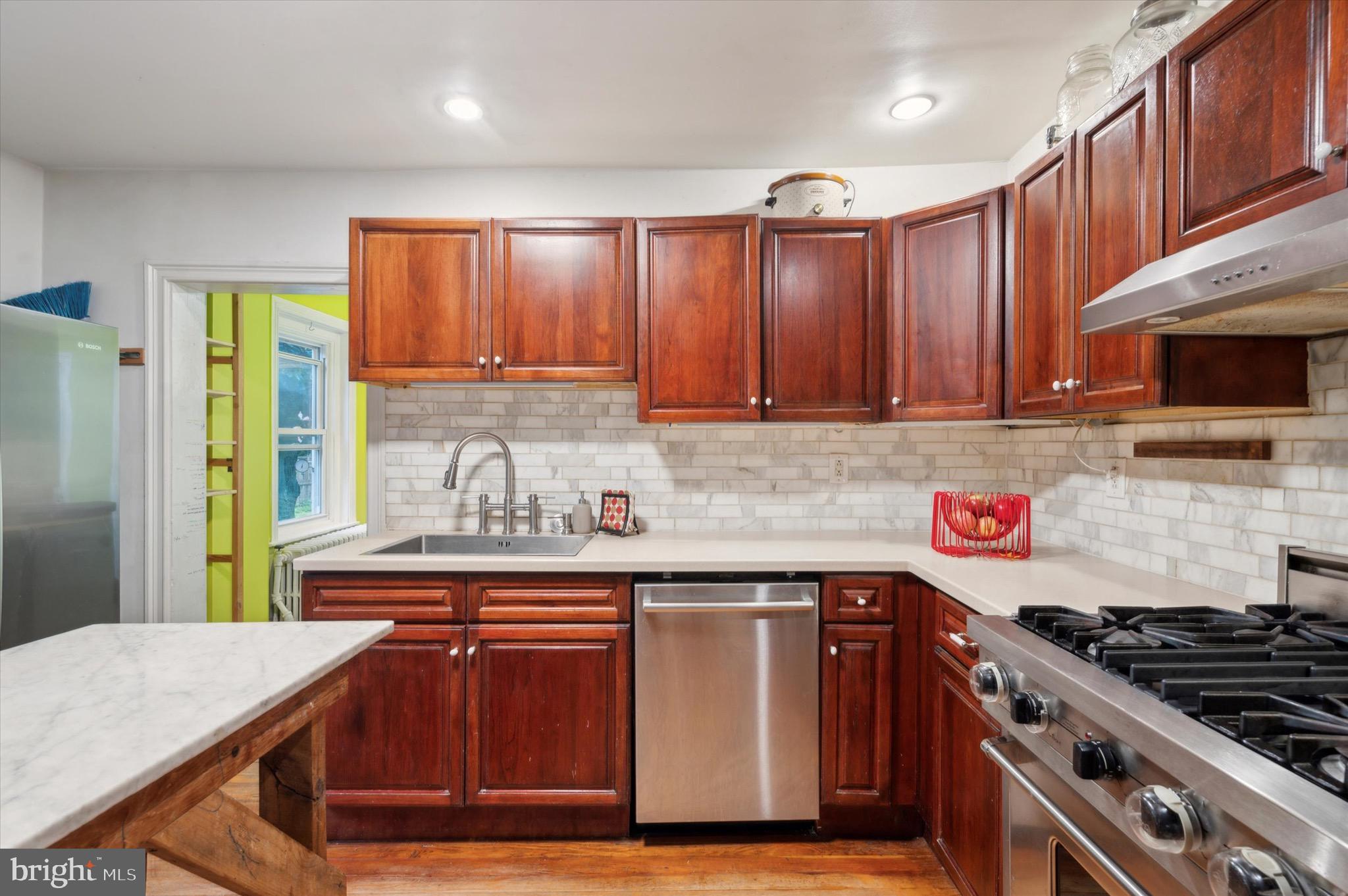 124 W Rittenhouse St