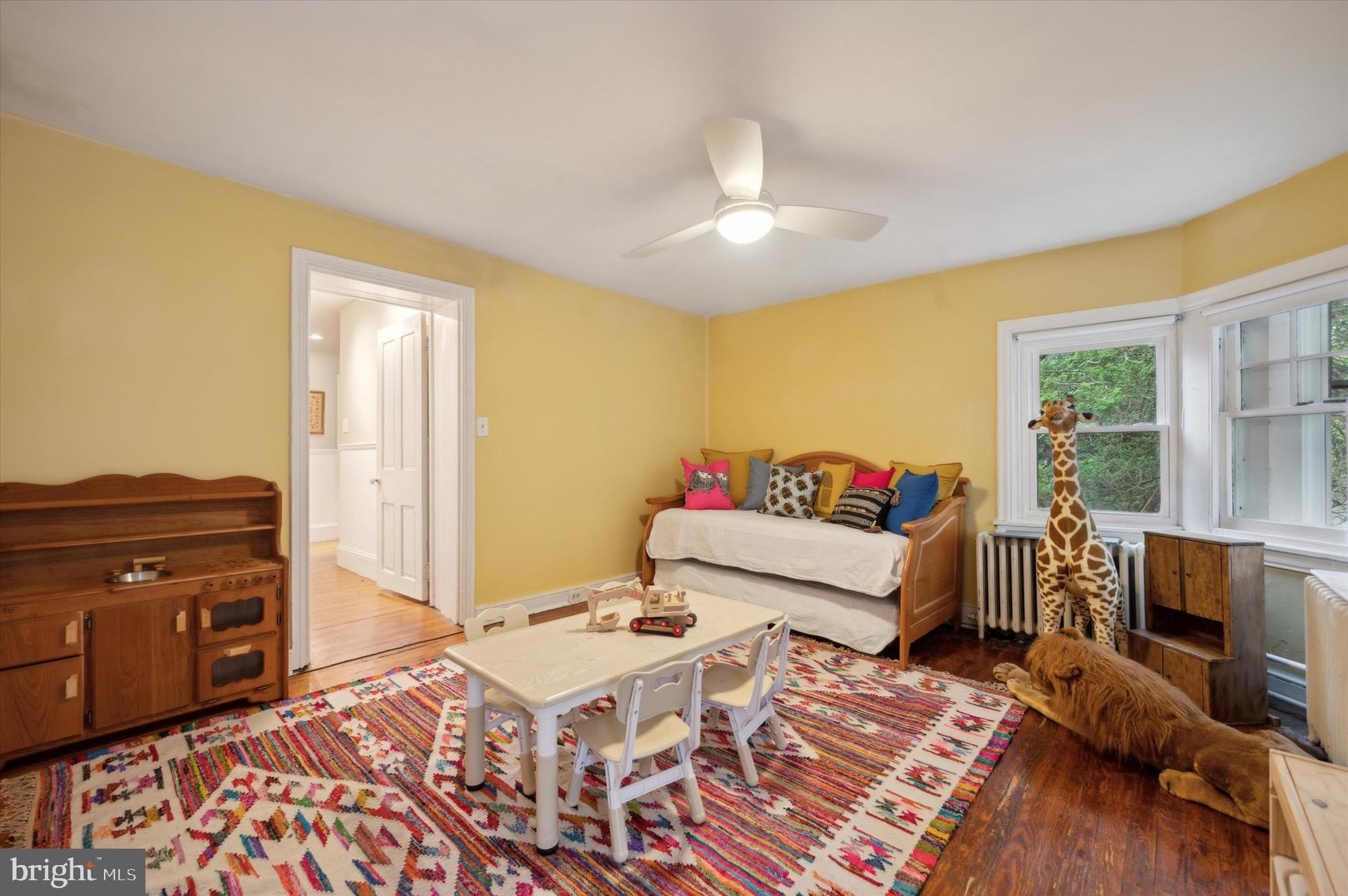 124 W Rittenhouse St