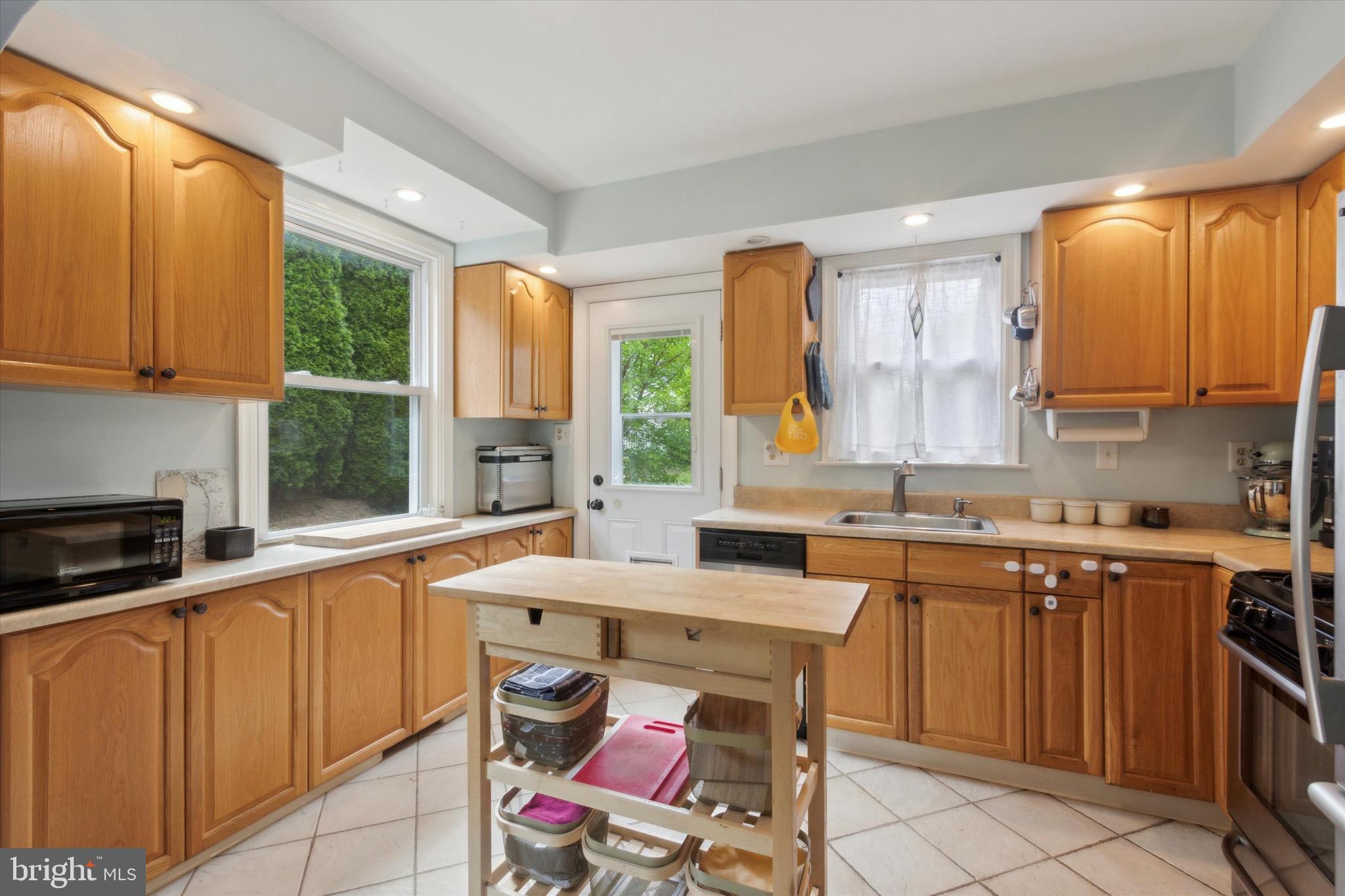 812 Inverness Ln