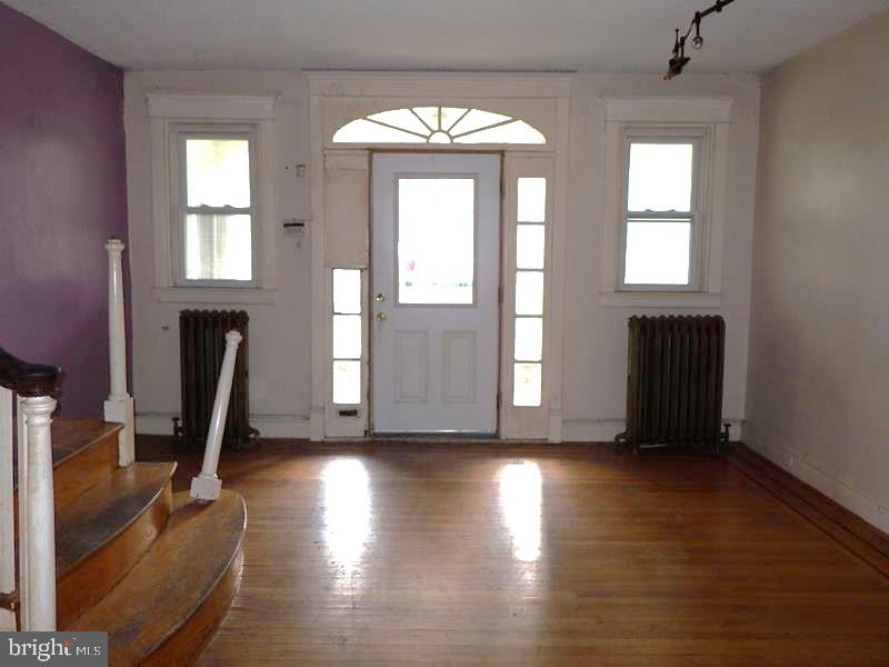 229 E Cliveden St