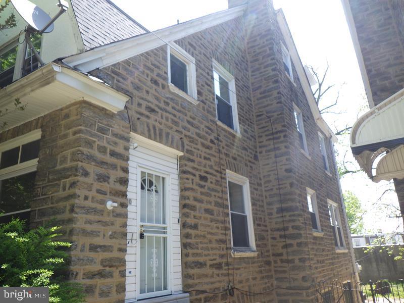 80 E Johnson St