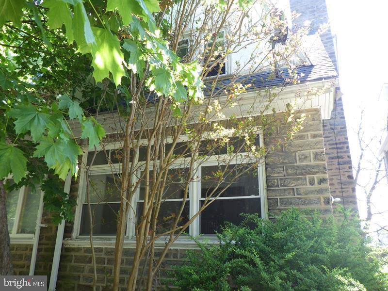 80 E Johnson St