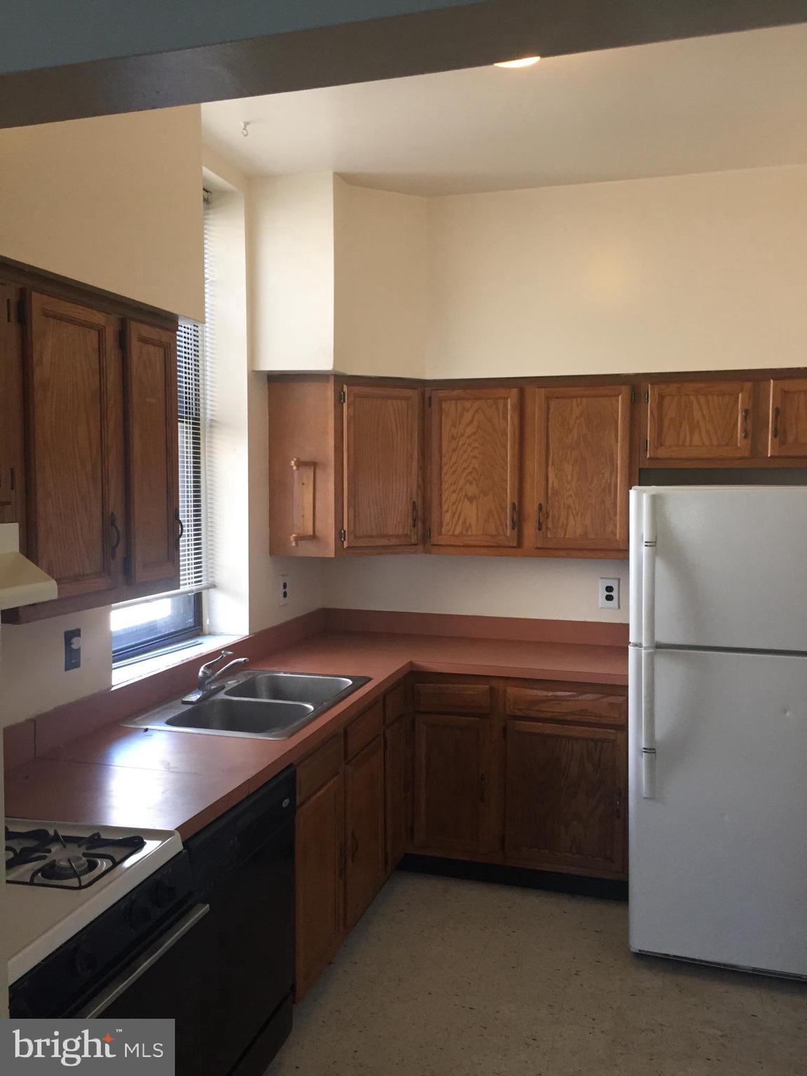 1703 W Diamond St #2