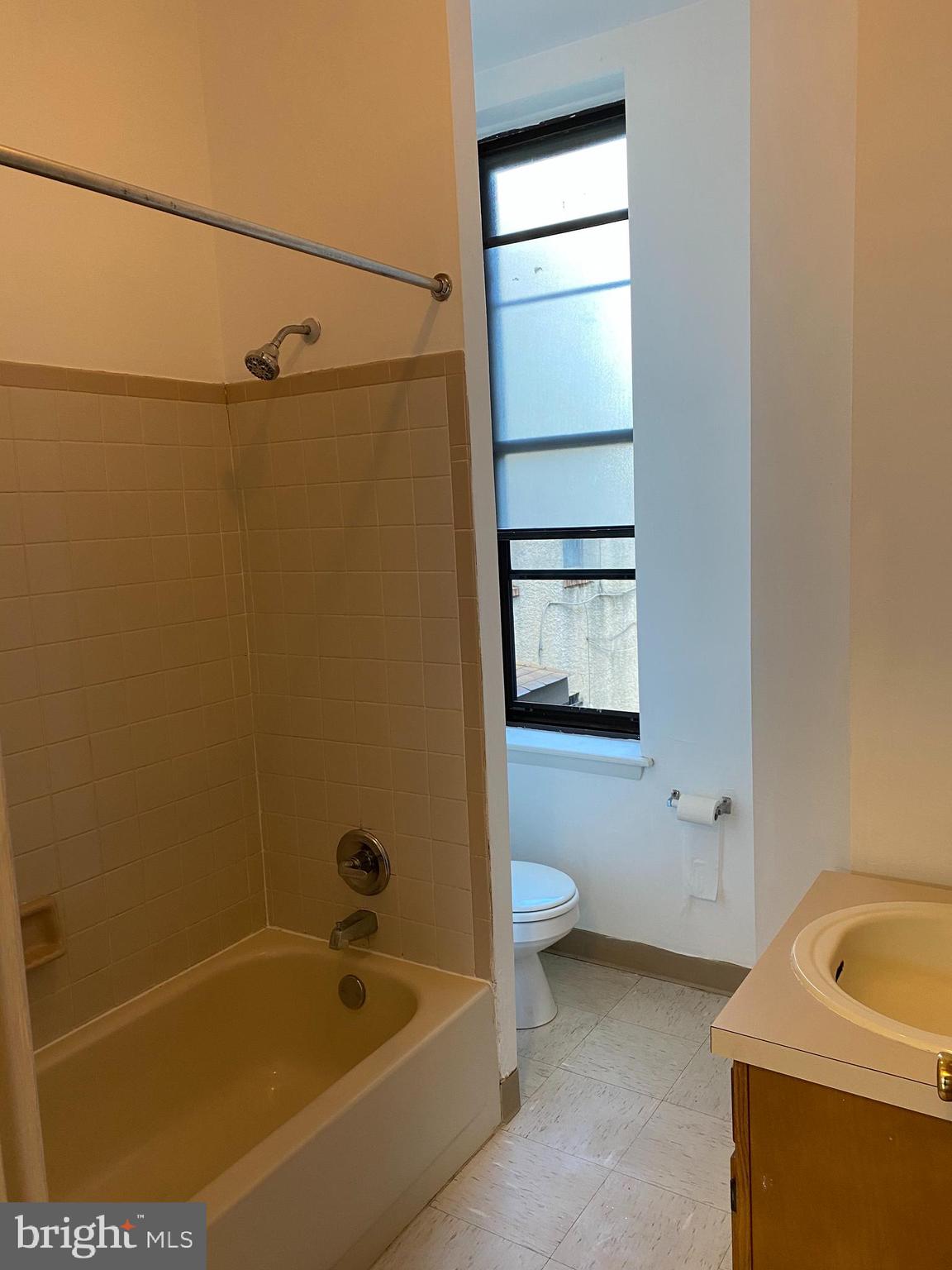 1703 W Diamond St #2