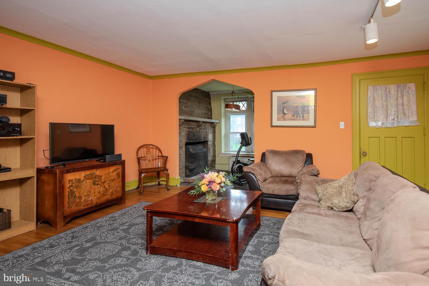 525 E Mount Airy Ave
