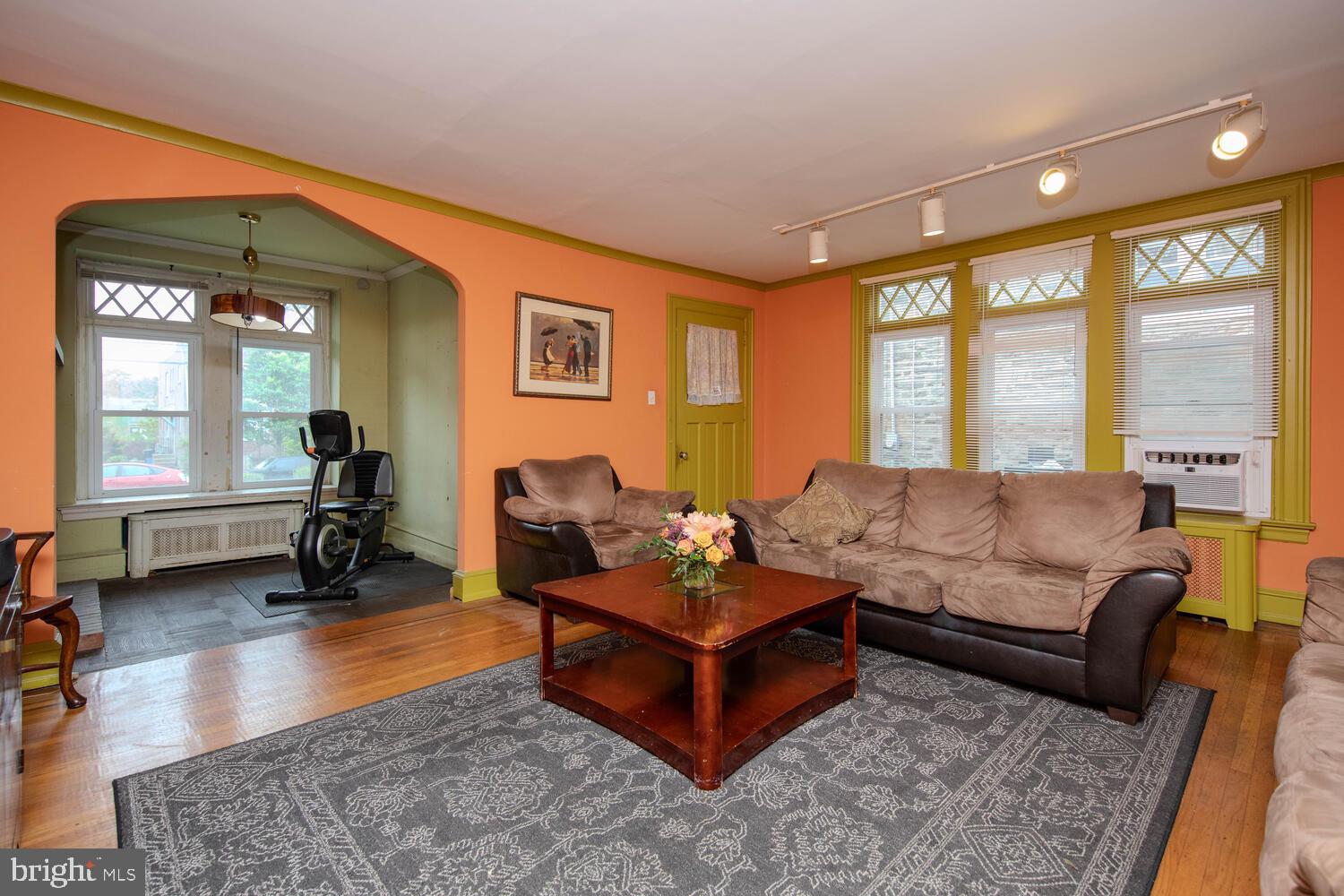 525 E Mount Airy Ave