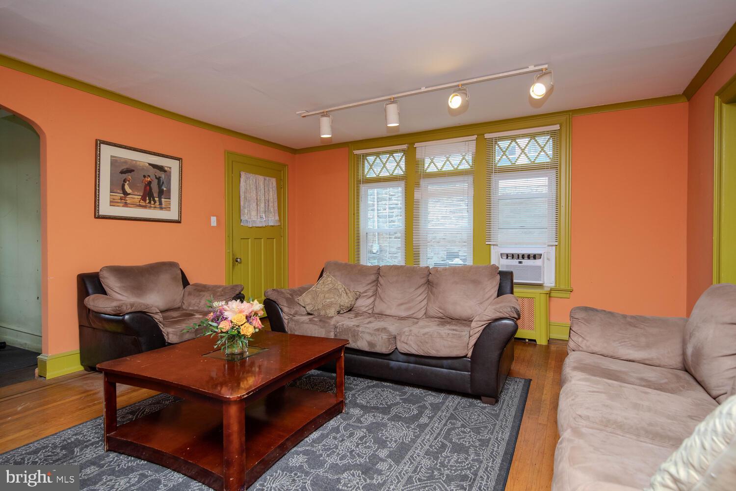 525 E Mount Airy Ave